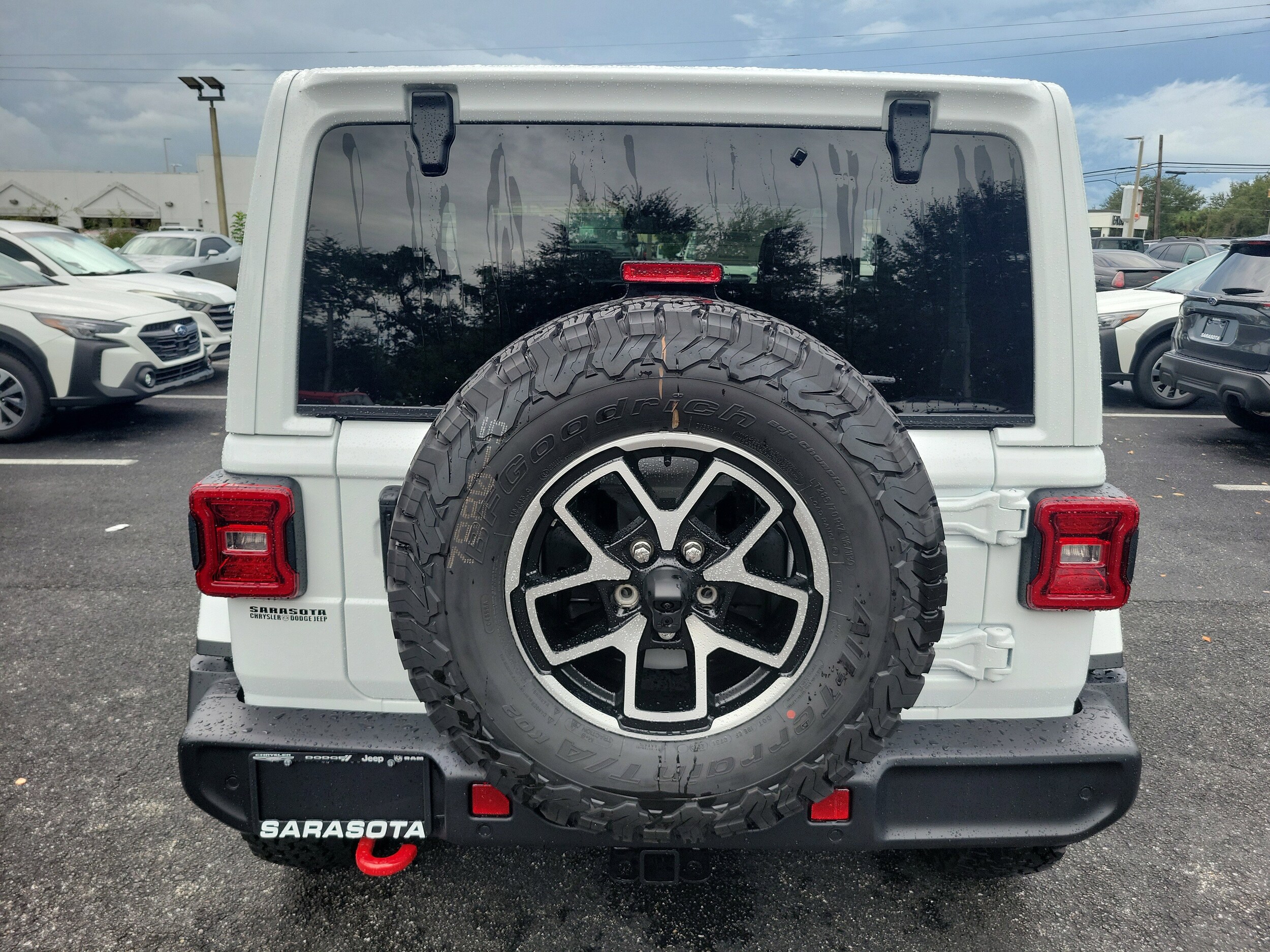 2025 Jeep Wrangler Rubicon photo 2