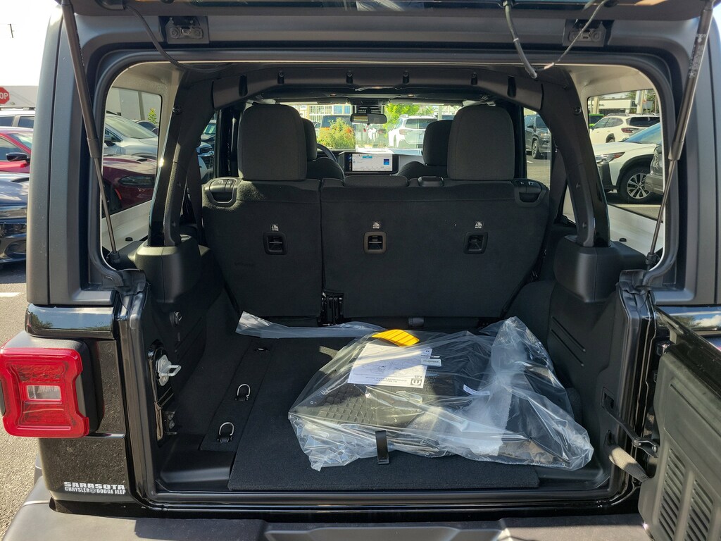 New 2025 Jeep Wrangler Sport S Sport S 4x4