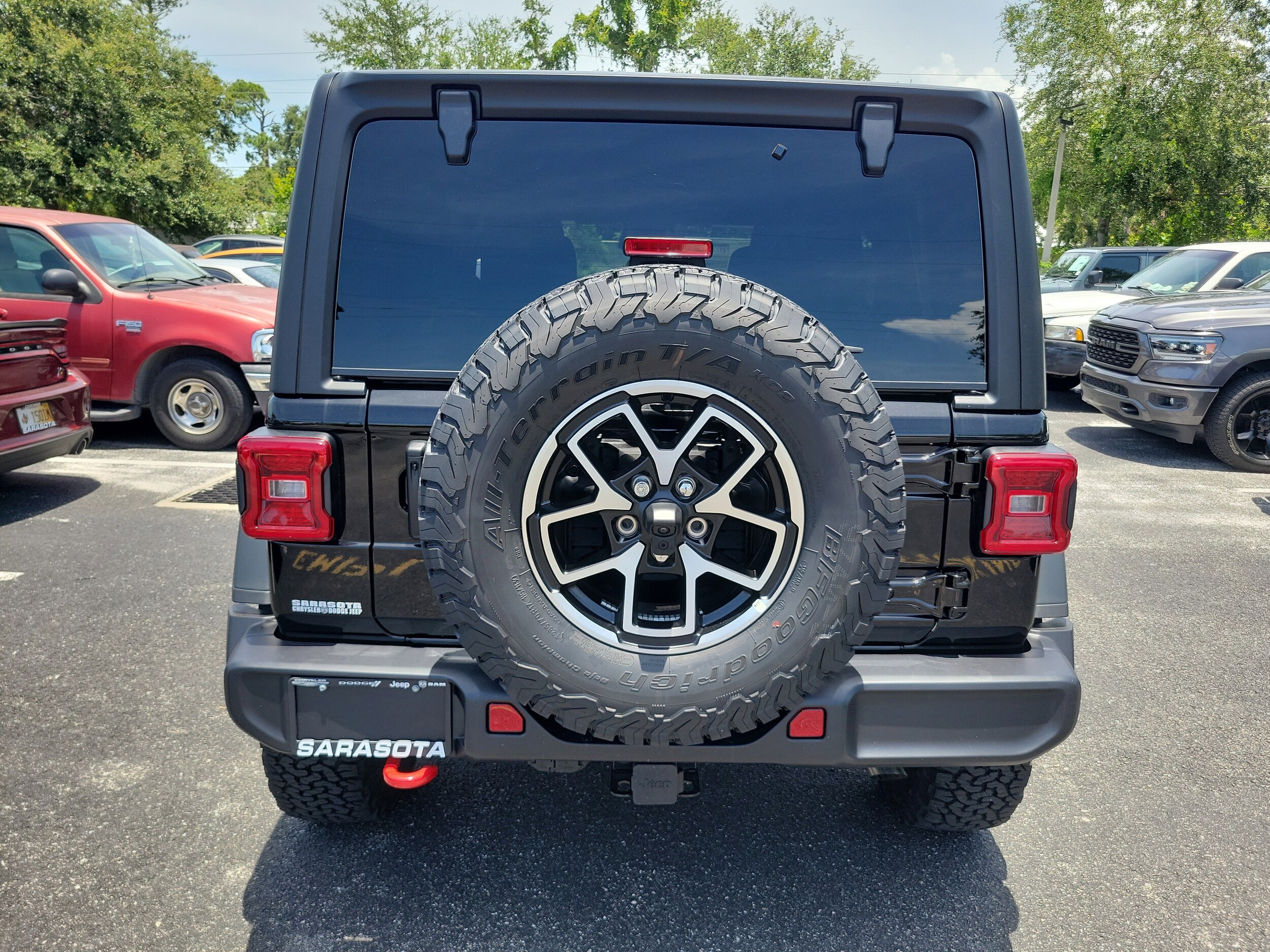 2025 Jeep Wrangler Rubicon photo 2