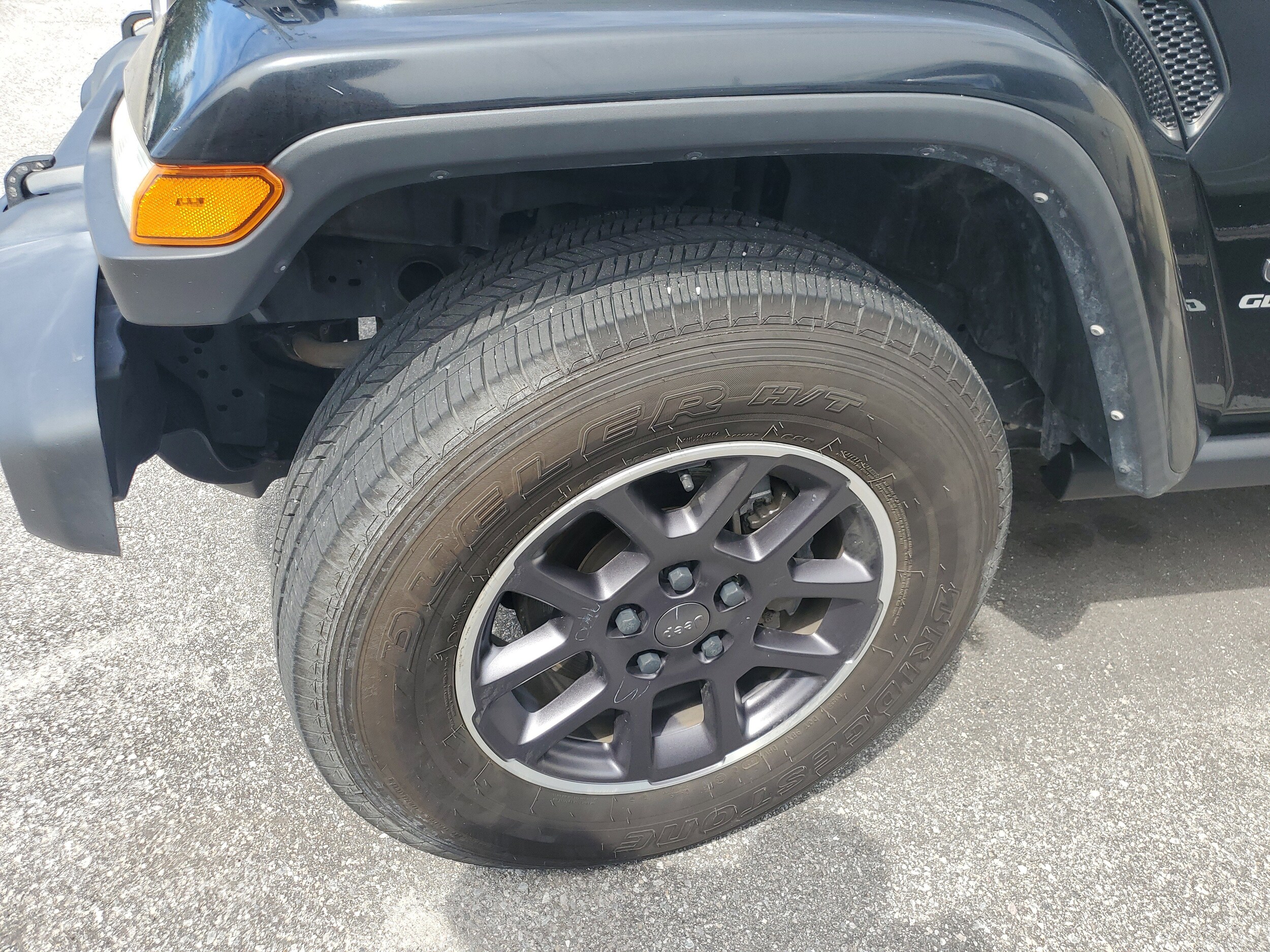 2022 Jeep Gladiator Overland photo 3