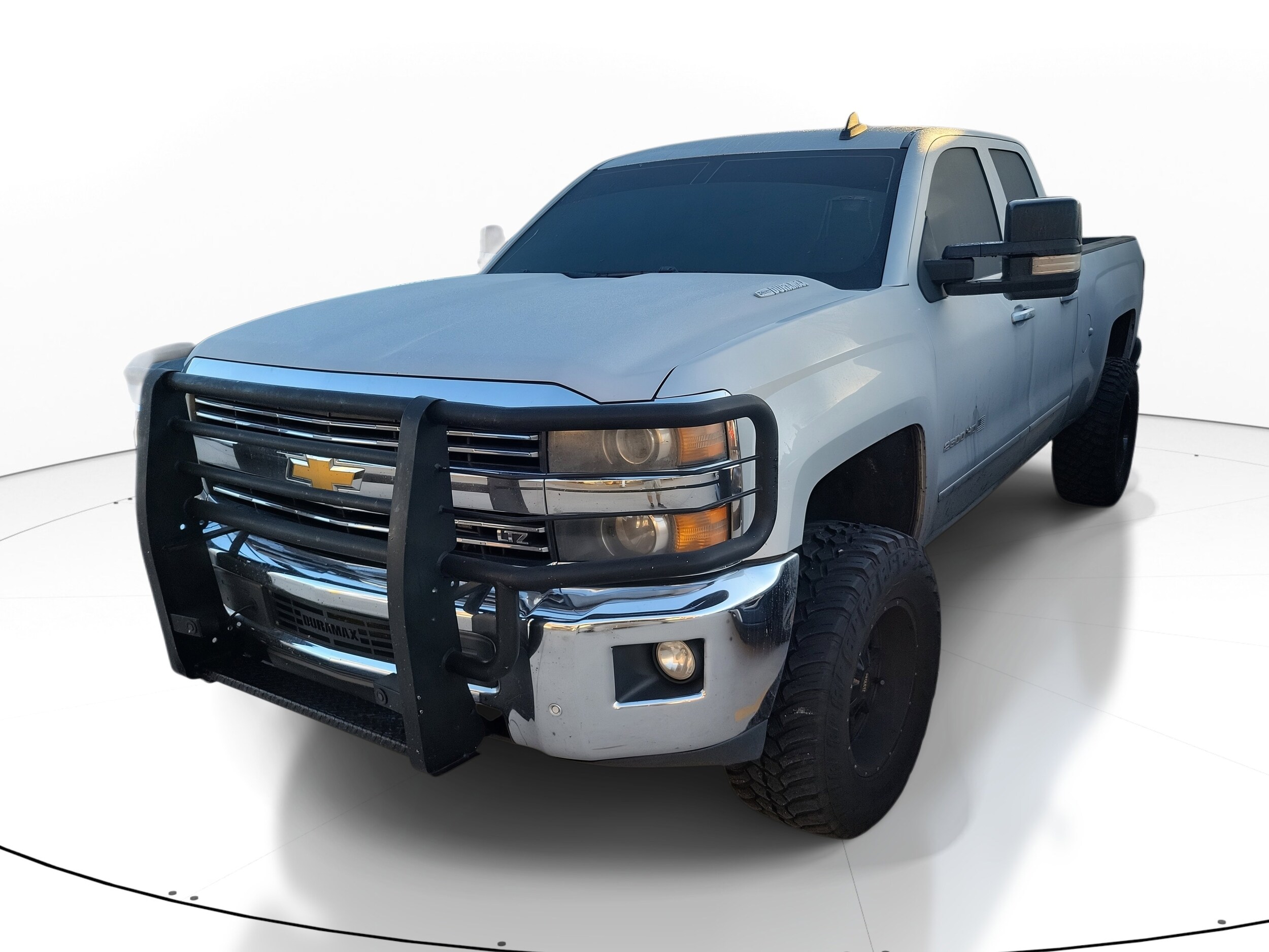 2015 Chevrolet Silverado 2500HD LTZ photo 2