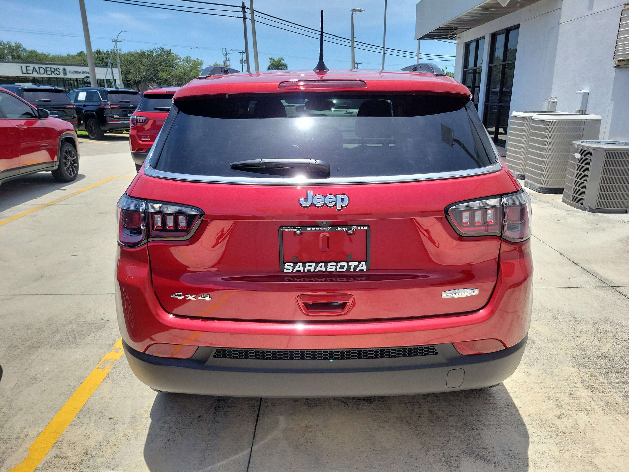 2025 Jeep Compass Latitude photo 3