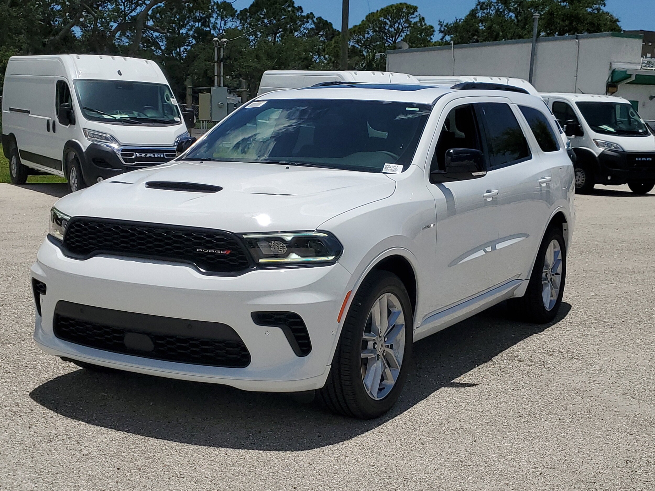 2025 Dodge Durango R/T Plus photo 2