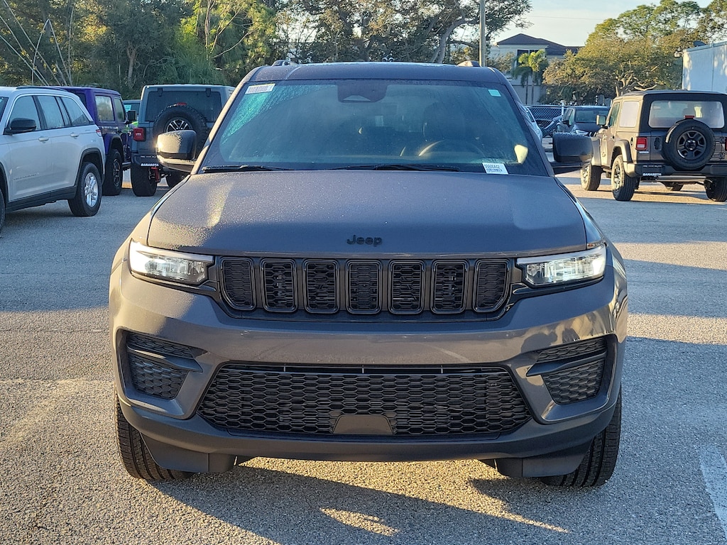 New 2025 Jeep Grand Cherokee Altitude X Altitude X 4x4