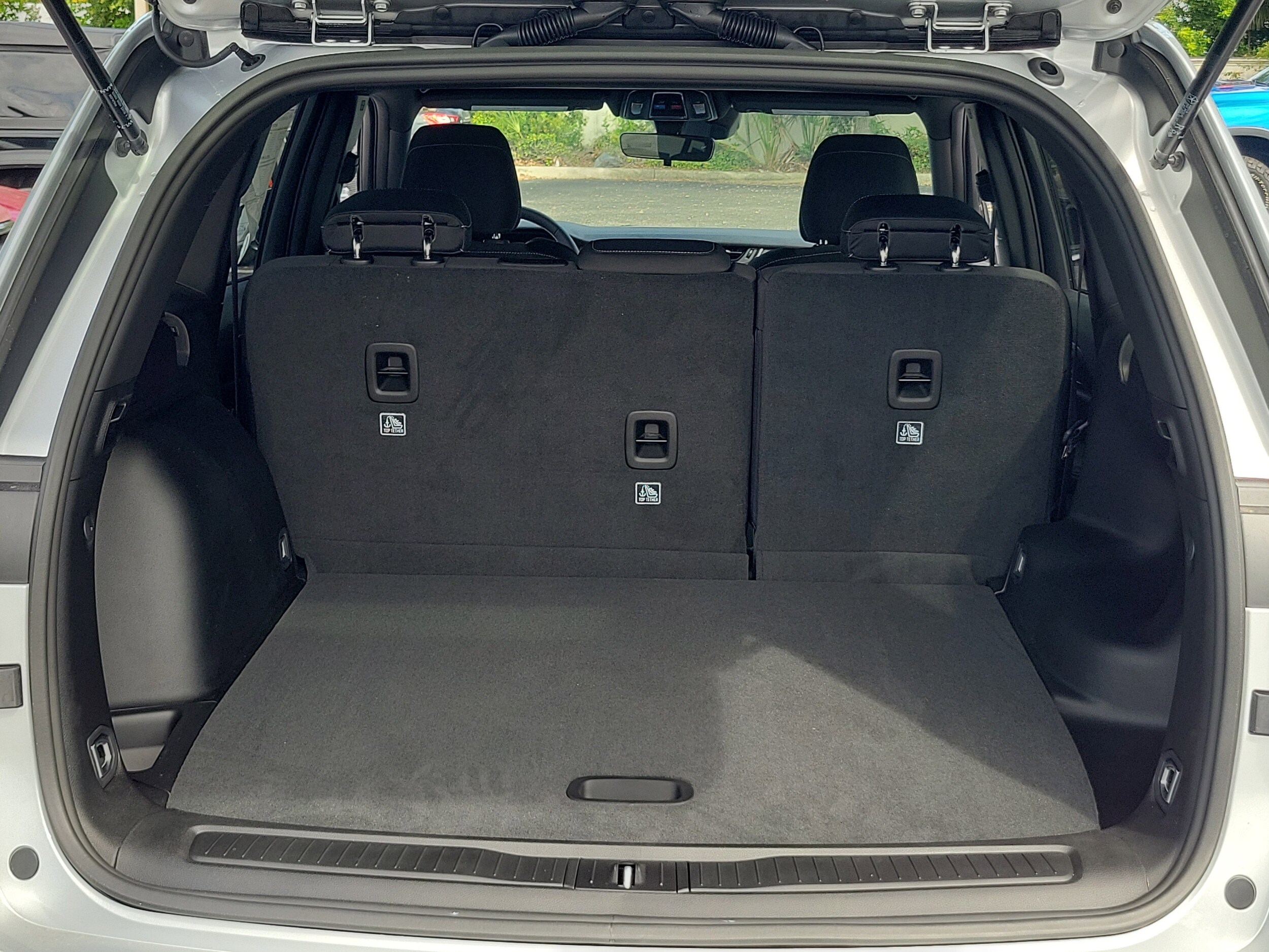 2025 Jeep Grand Cherokee Laredo photo 4