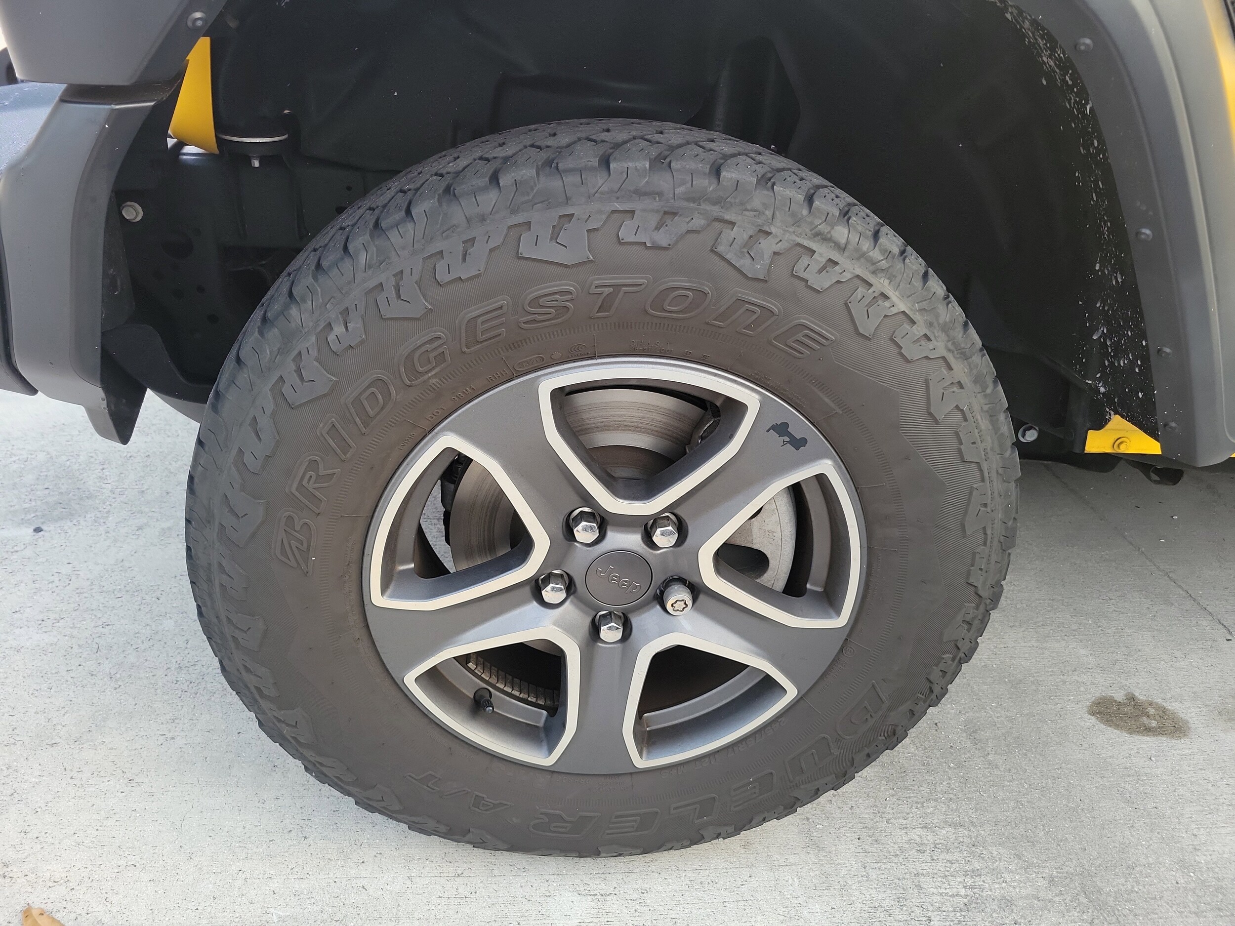 2021 Jeep Wrangler Sport S photo 3