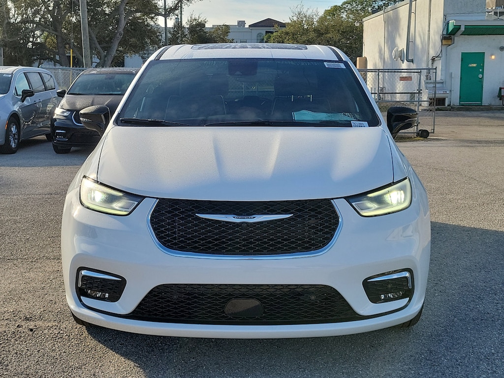 New 2026 Chrysler Pacifica Limited Limited FWD