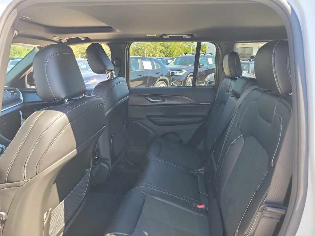 New 2025 Jeep Grand Cherokee Altitude X Altitude X 4x2