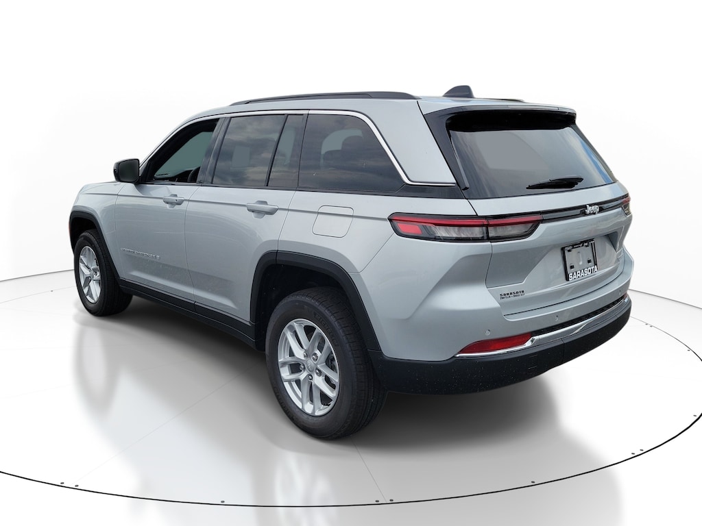 New 2026 Jeep Grand Cherokee Laredo Laredo 4x2