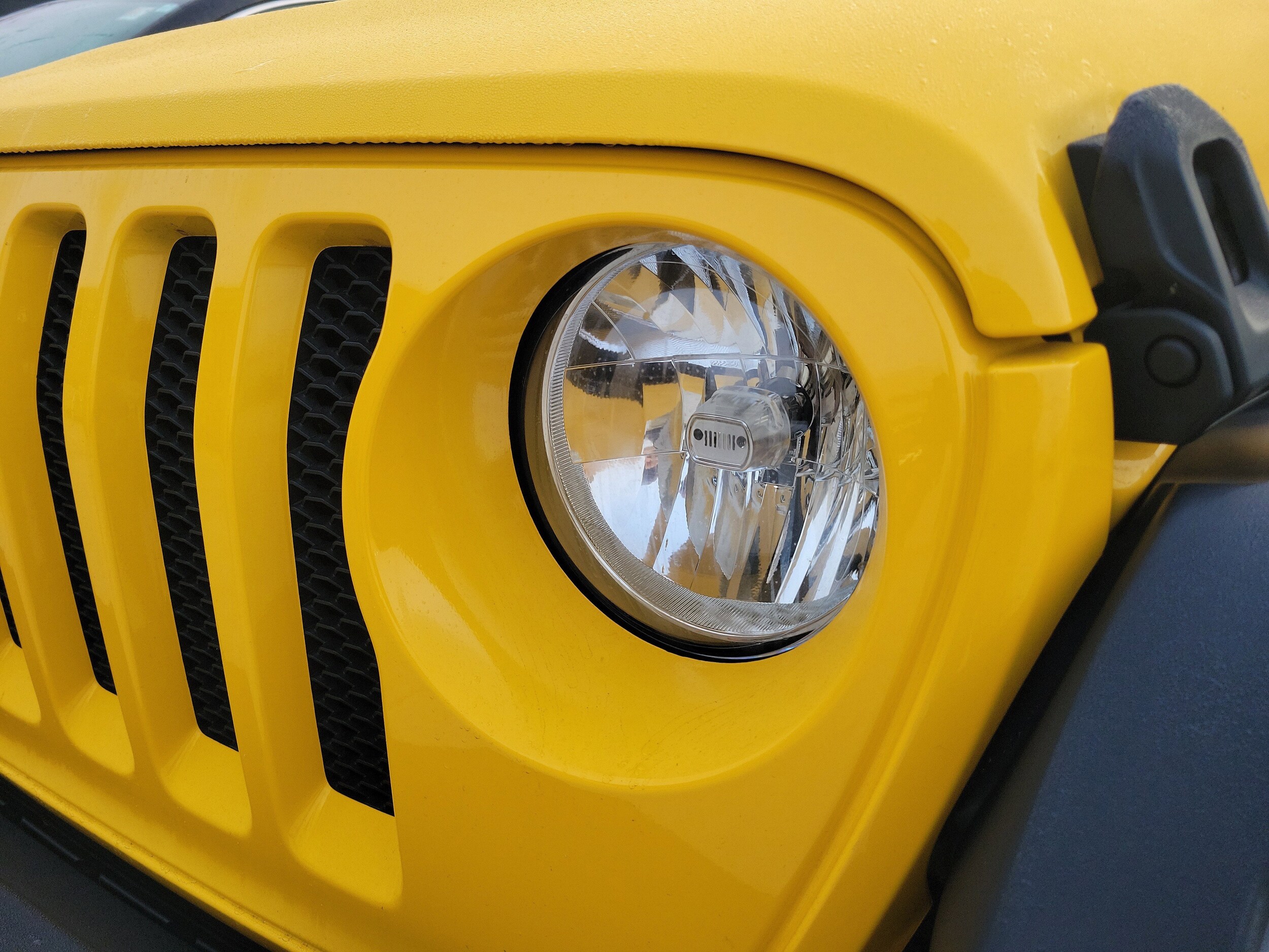 2021 Jeep Wrangler Sport S photo 2