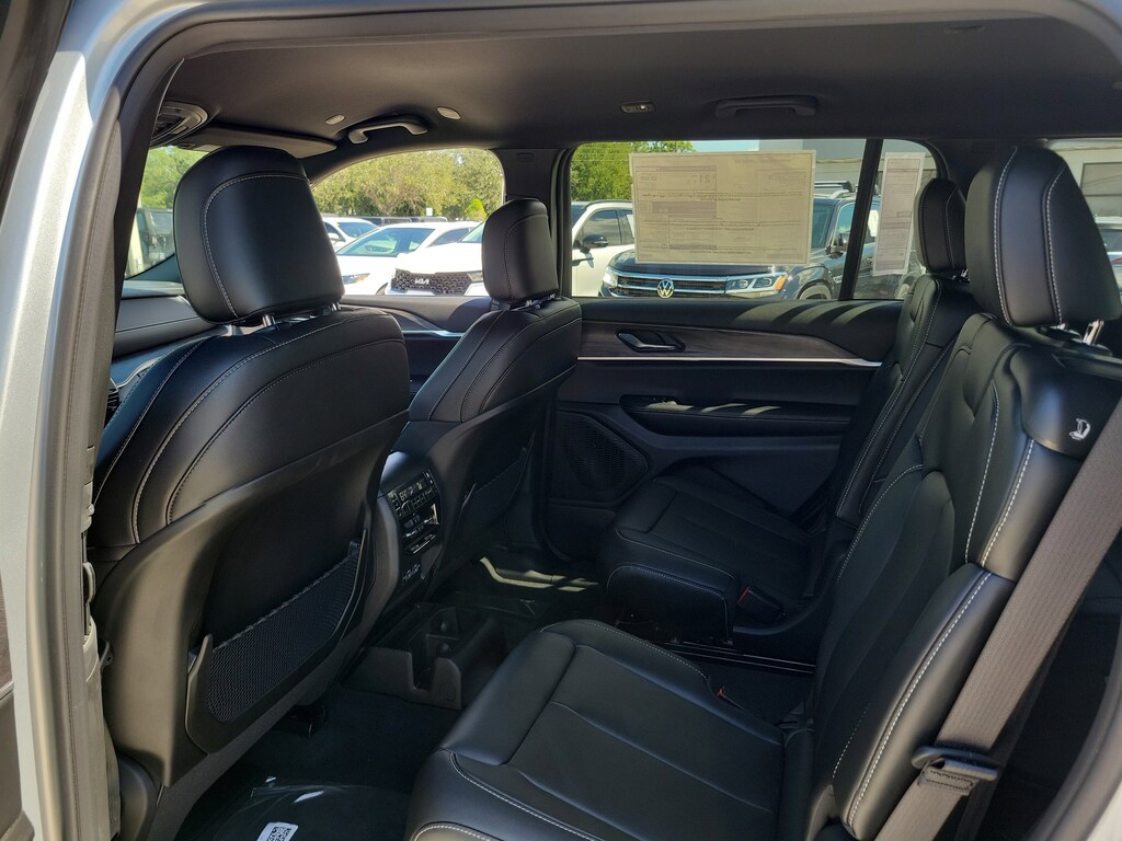 New 2025 Jeep Grand Cherokee L Limited Limited 4x4