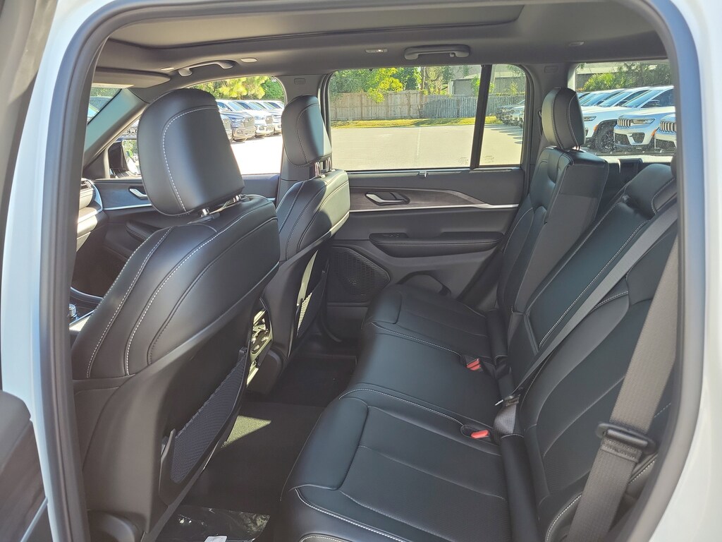 New 2025 Jeep Grand Cherokee Limited Limited 4x2