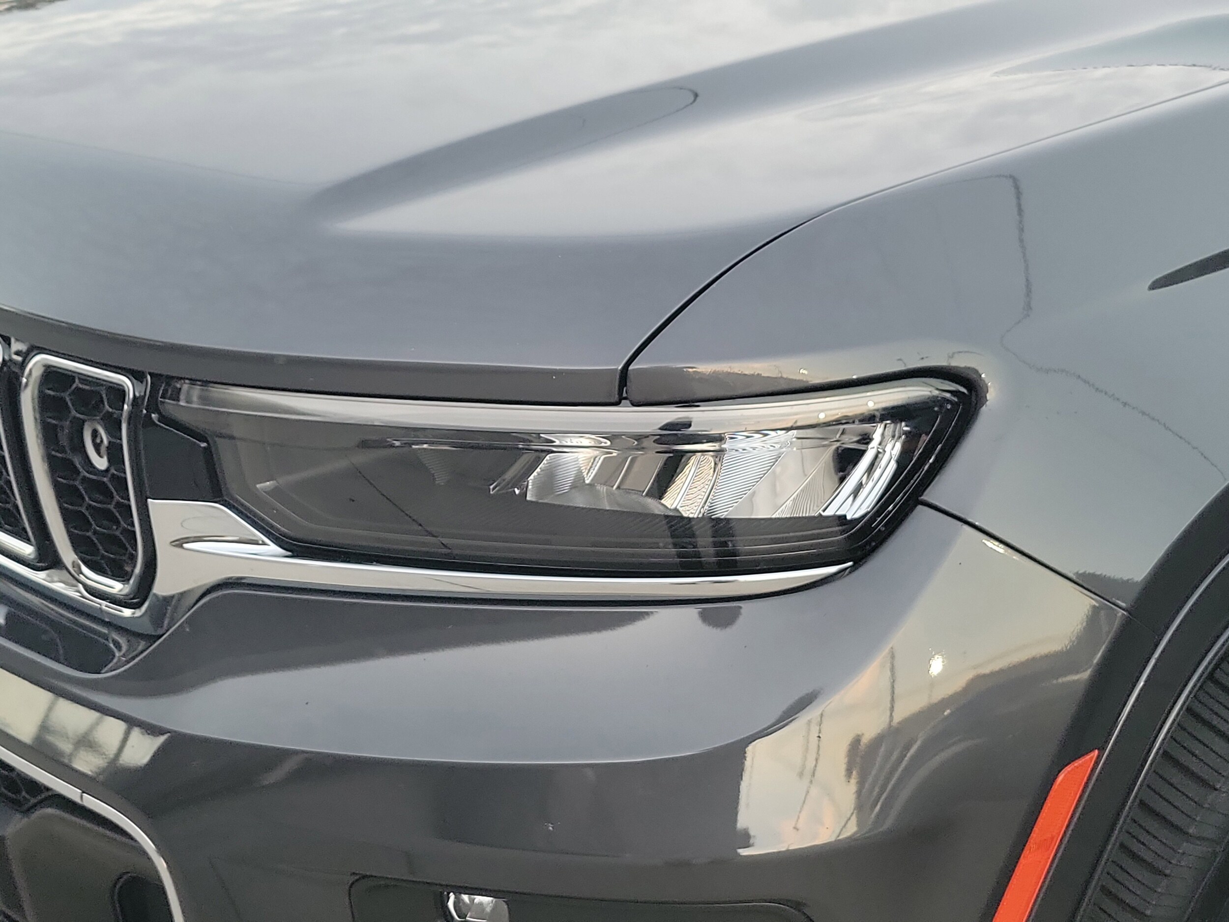 2022 Jeep Grand Cherokee Overland photo 3