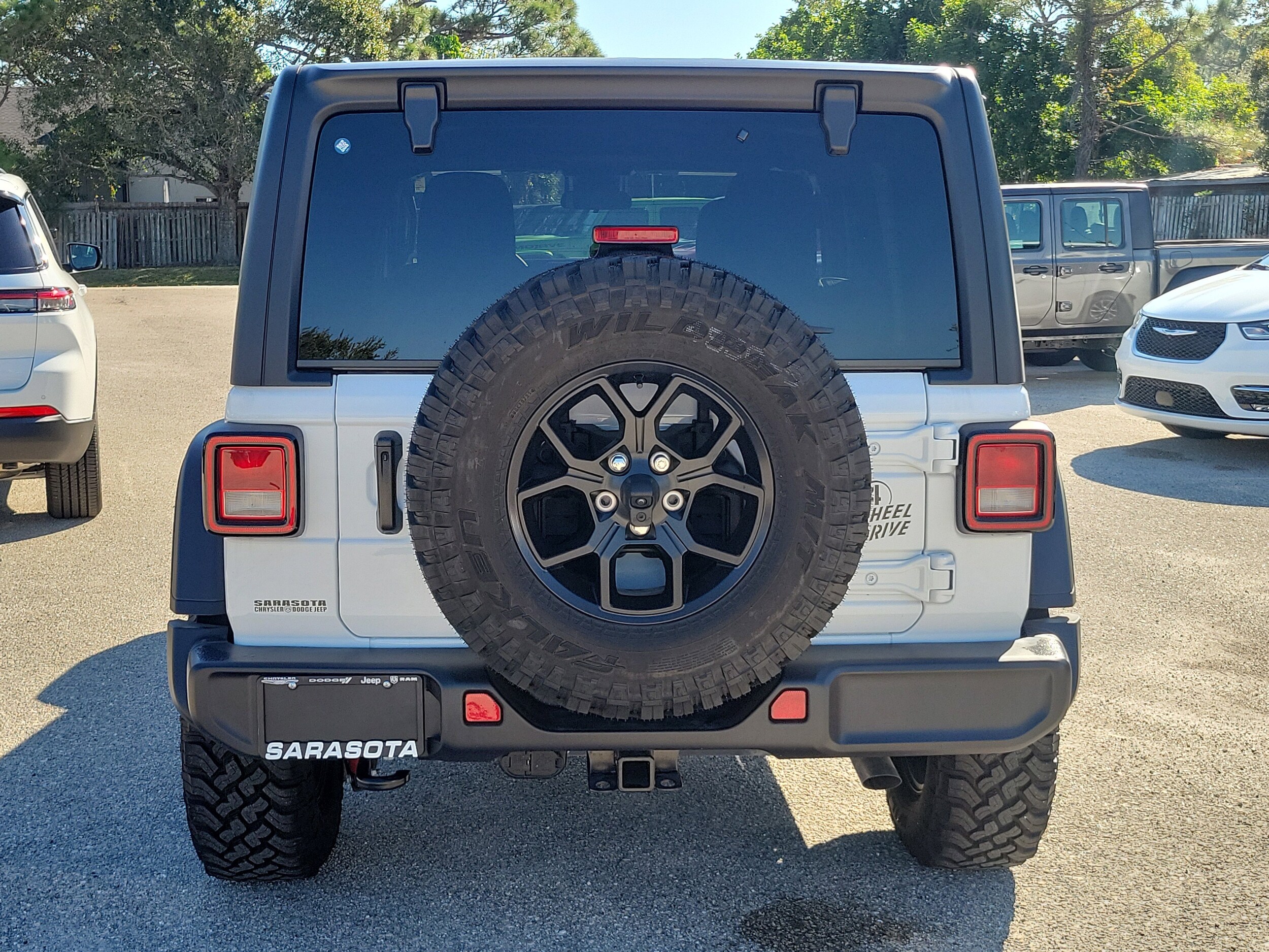 2025 Jeep Wrangler Willys photo 2