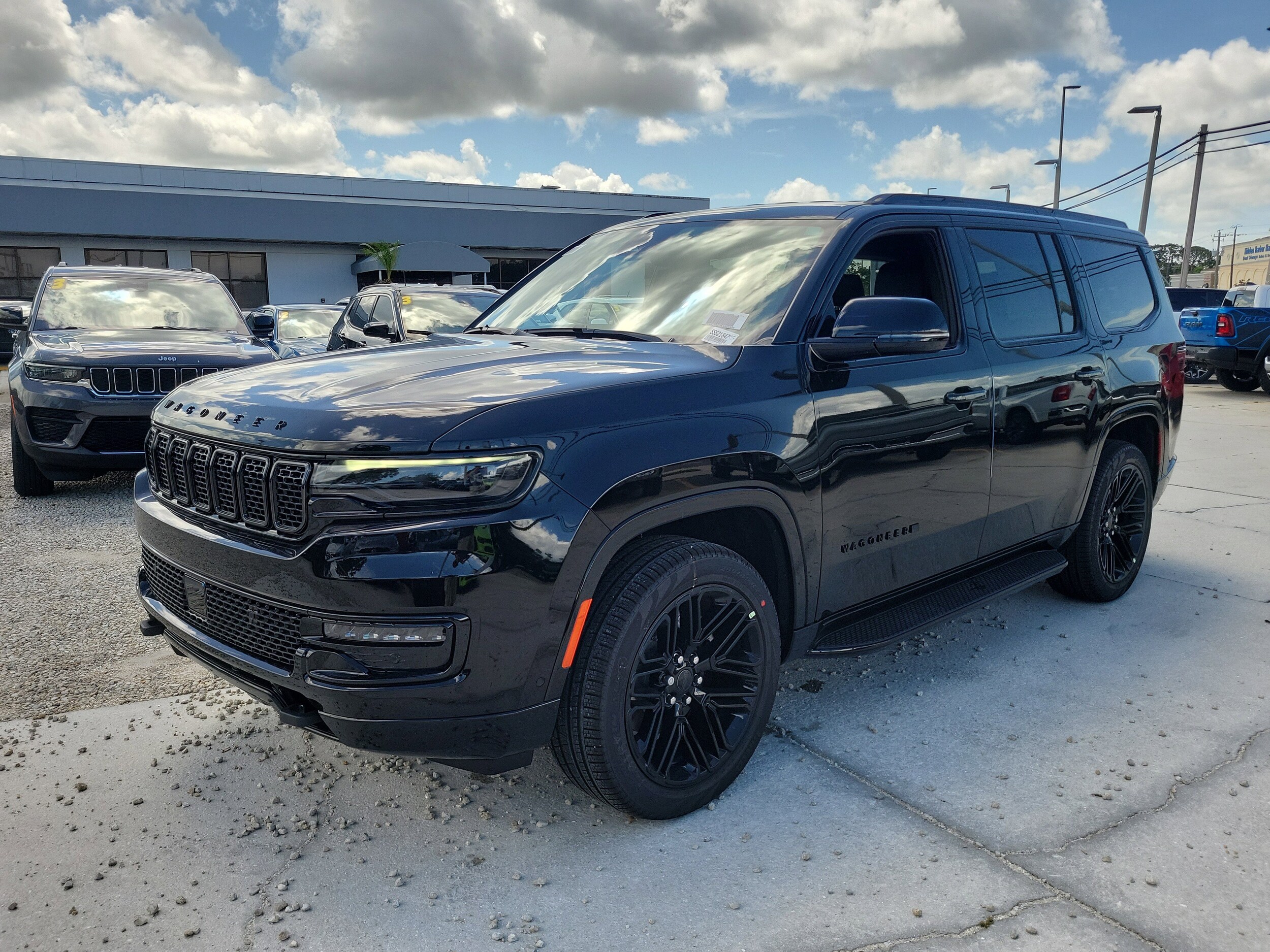 2025 Jeep Wagoneer Series II Carbide photo 2
