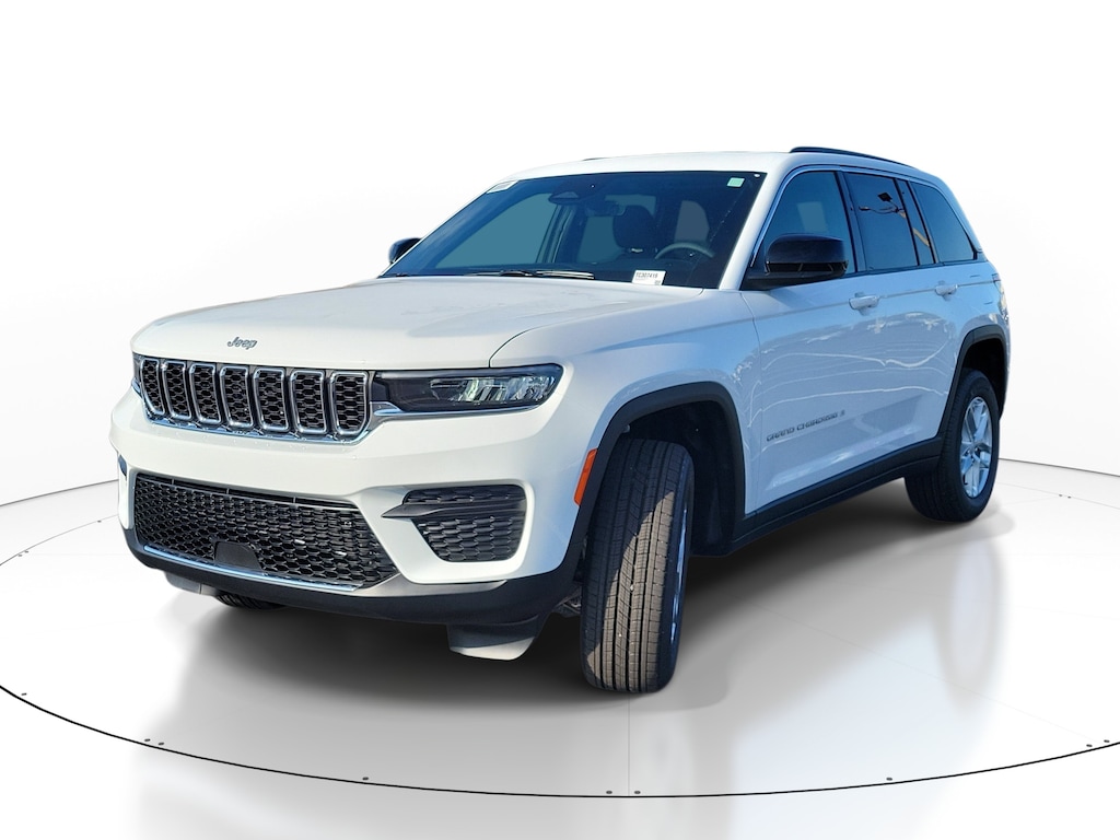 New 2026 Jeep Grand Cherokee Laredo Laredo 4x2