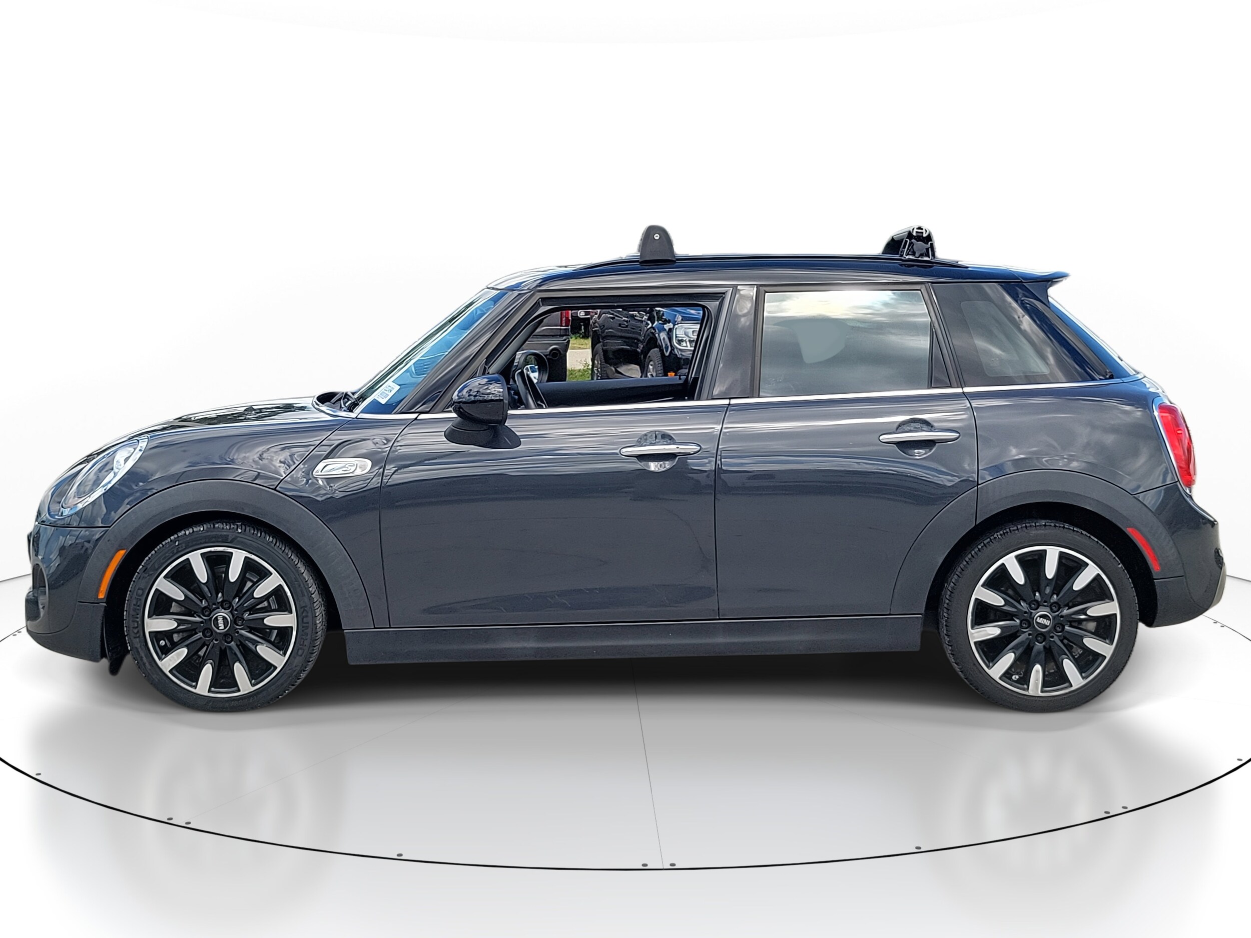2017 Mini Cooper 4 Door Hardtop S photo 2