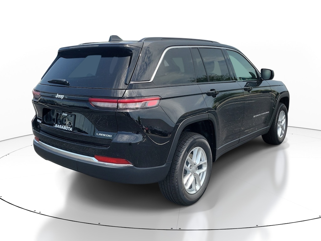 New 2026 Jeep Grand Cherokee Laredo Laredo 4x2