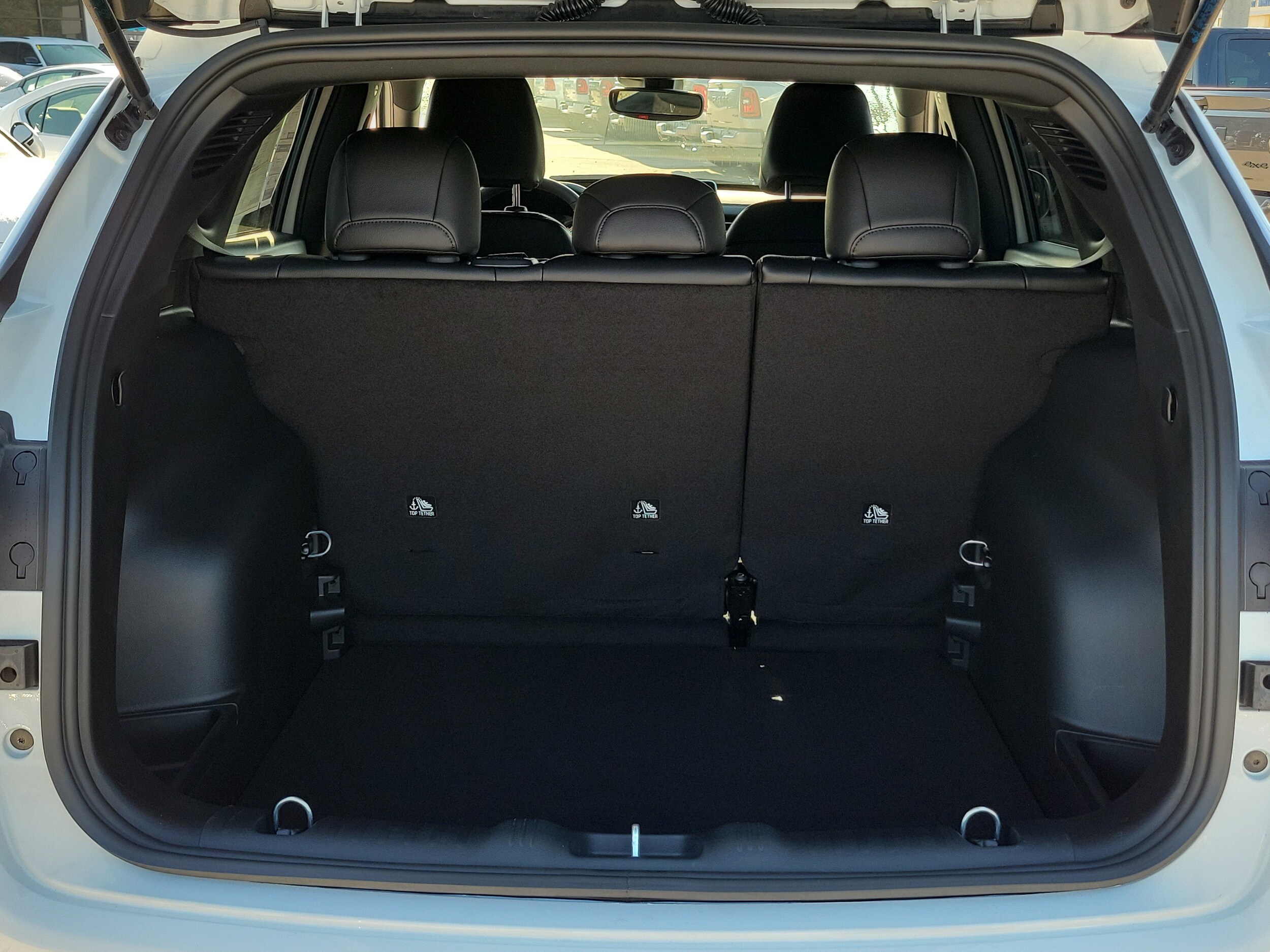 2026 Jeep Compass Latitude photo 4