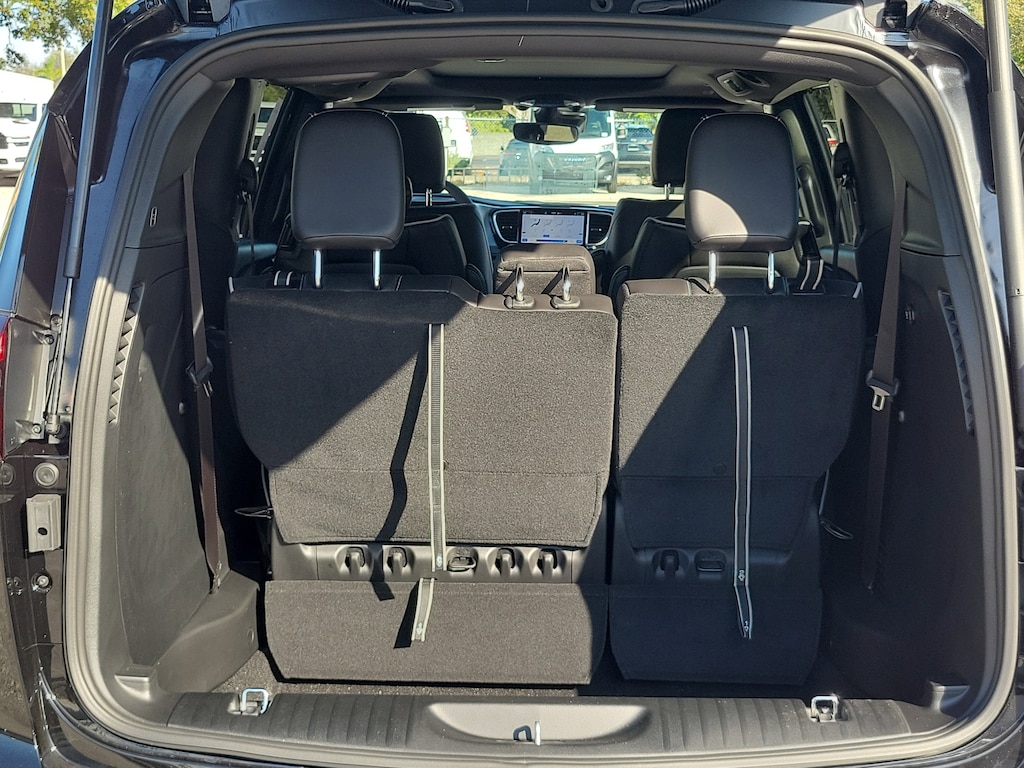 New 2026 Chrysler Pacifica Limited Limited FWD