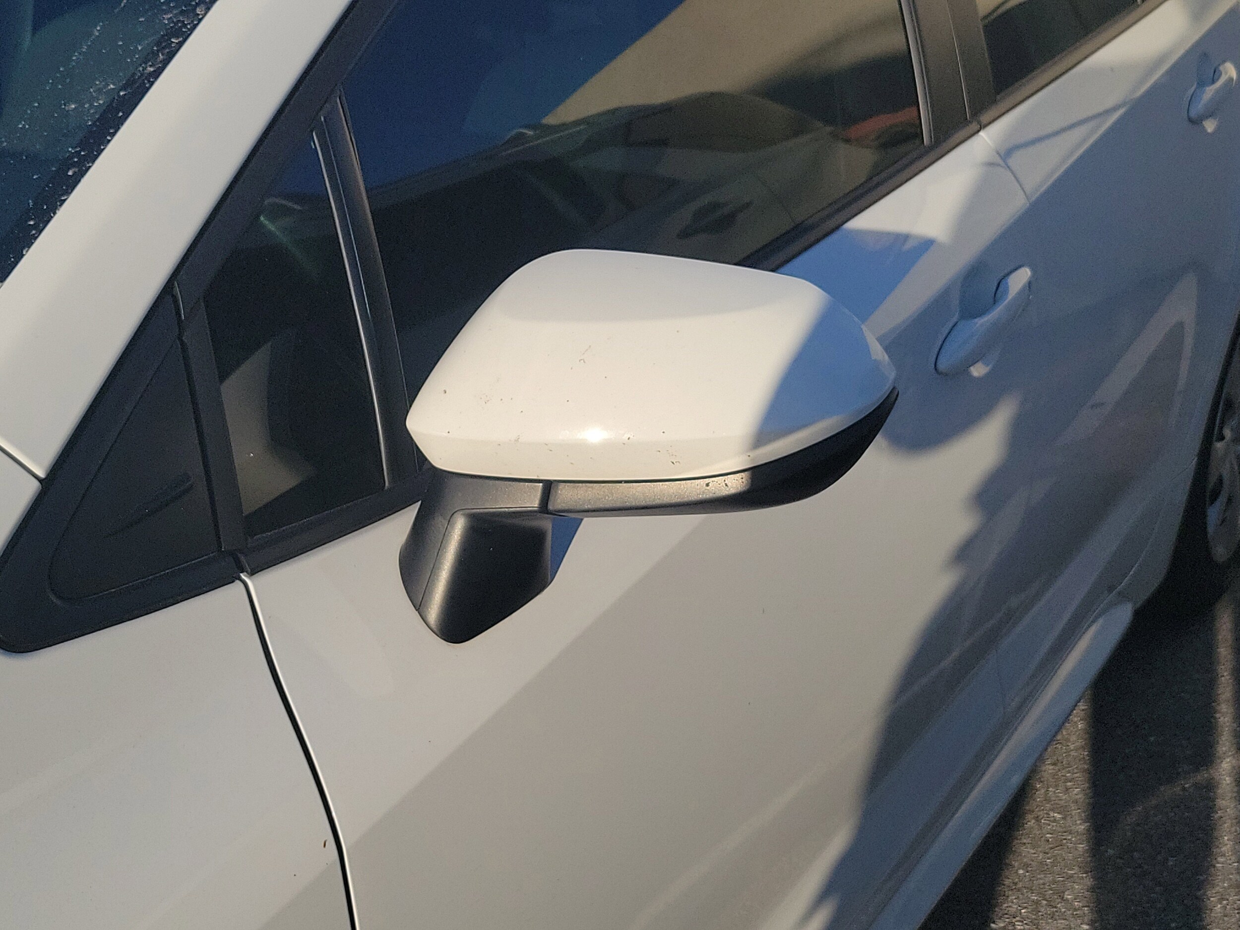 2024 Toyota Corolla LE photo 3