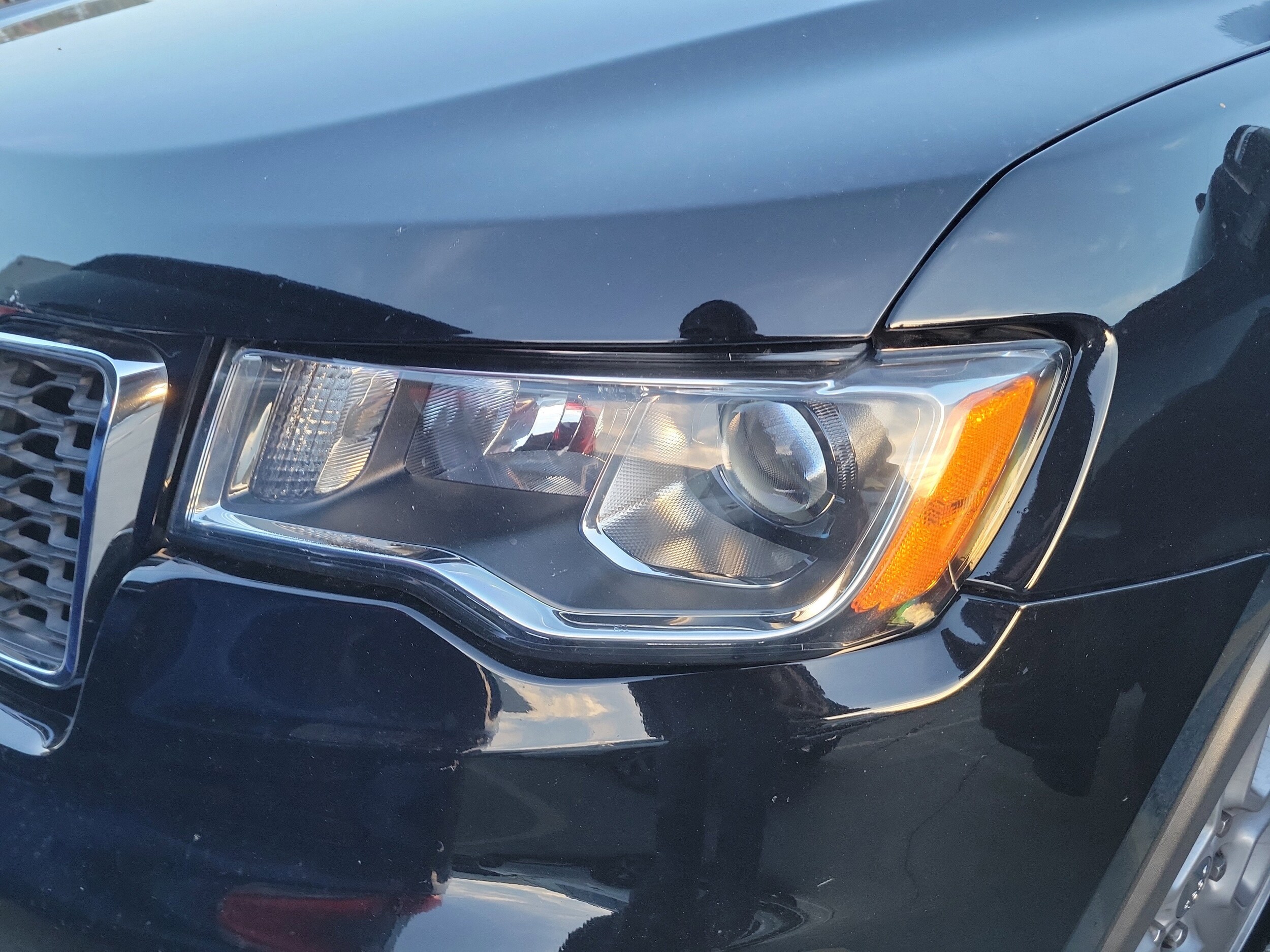 2017 Jeep Grand Cherokee Laredo photo 3