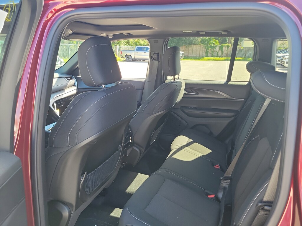 New 2025 Jeep Grand Cherokee Laredo X Laredo X 4x4