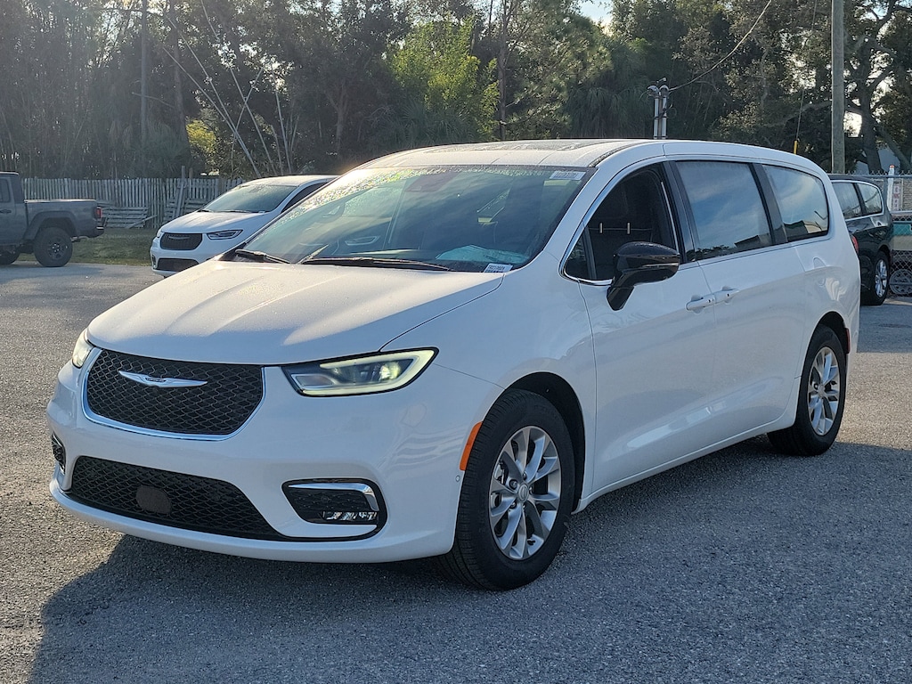 New 2026 Chrysler Pacifica Limited Limited FWD