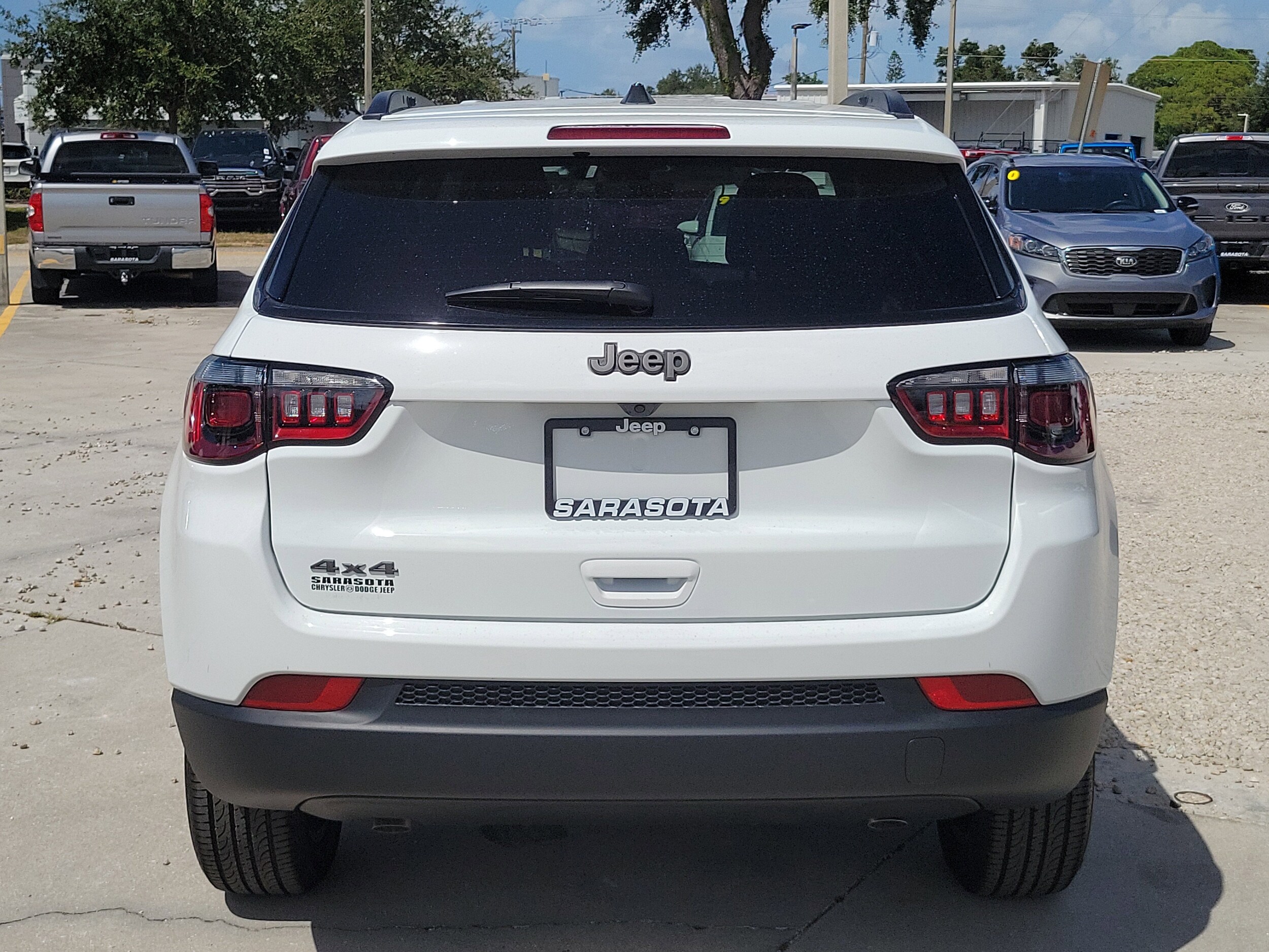 2026 Jeep Compass Latitude Altitude photo 3