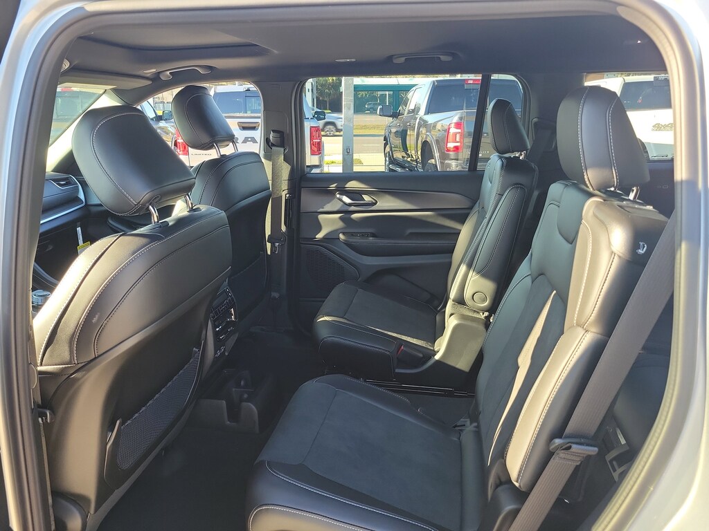 New 2025 Jeep Grand Cherokee L Altitude X Altitude X 4x4