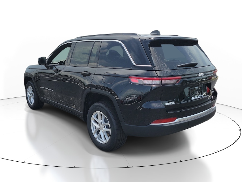 New 2026 Jeep Grand Cherokee Laredo Laredo 4x2