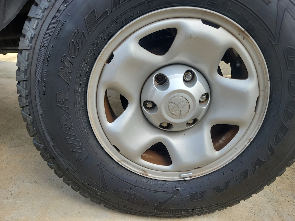 Used 2016 Toyota Tacoma SR 2WD Access Cab I4 AT SR