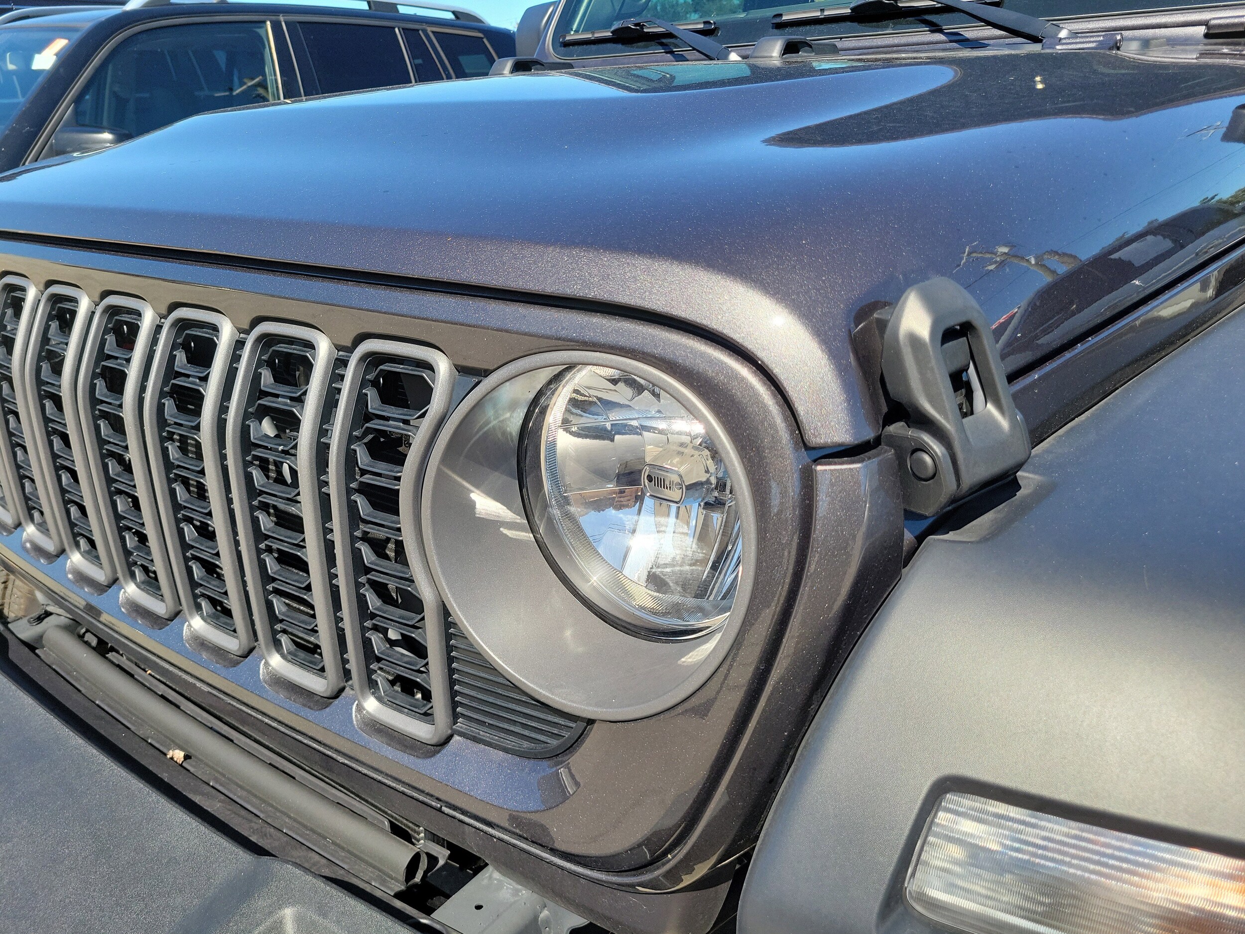 2025 Jeep Wrangler Sport photo 3