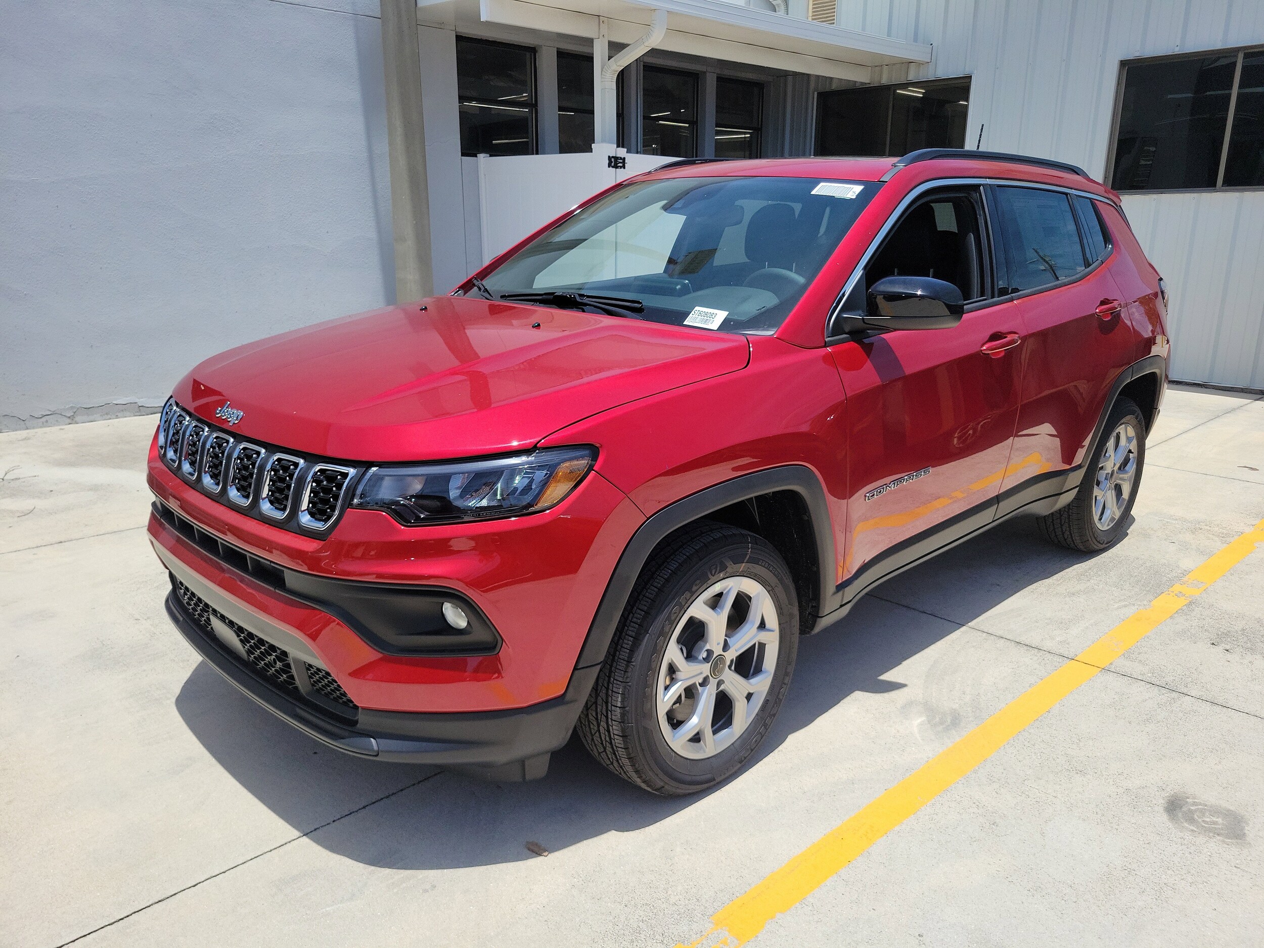 2025 Jeep Compass Latitude photo 2