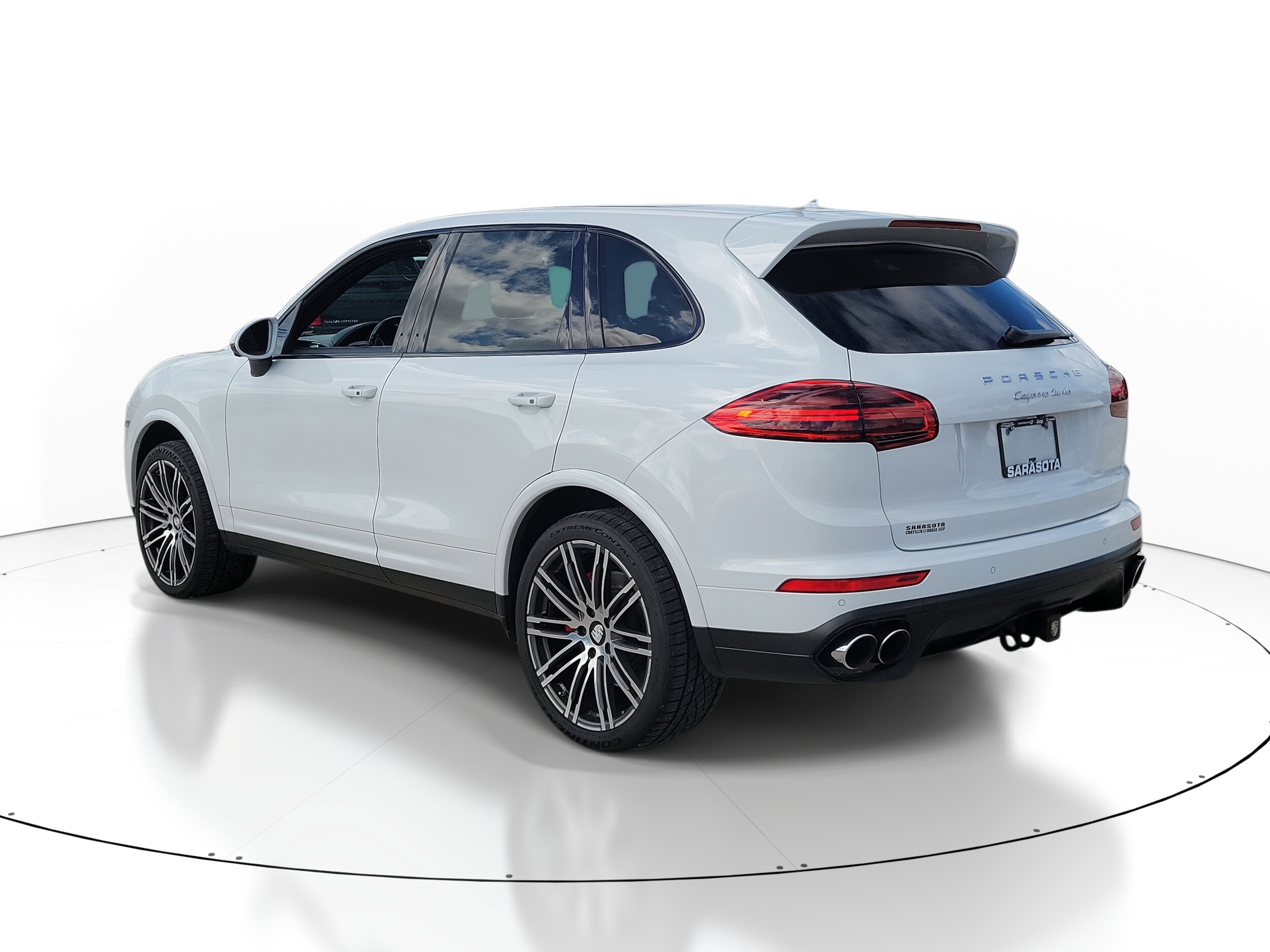 2016 Porsche Cayenne Turbo photo 3