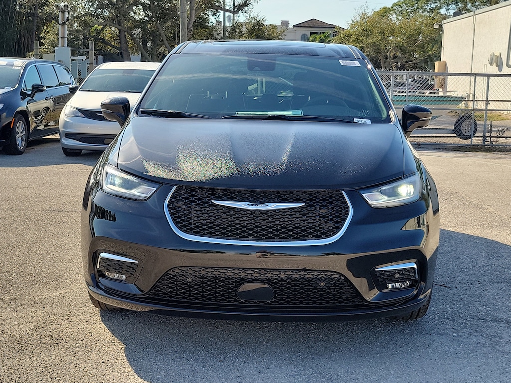 New 2026 Chrysler Pacifica Limited Limited FWD