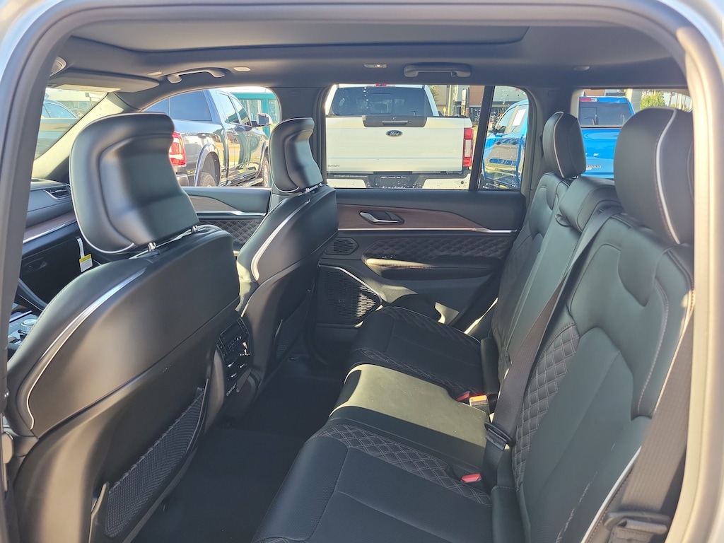 New 2025 Jeep Grand Cherokee Summit Summit 4x4