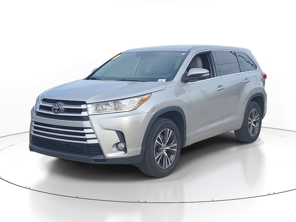 Used 2018 Toyota Highlander LE Plus LE Plus V6 FWD