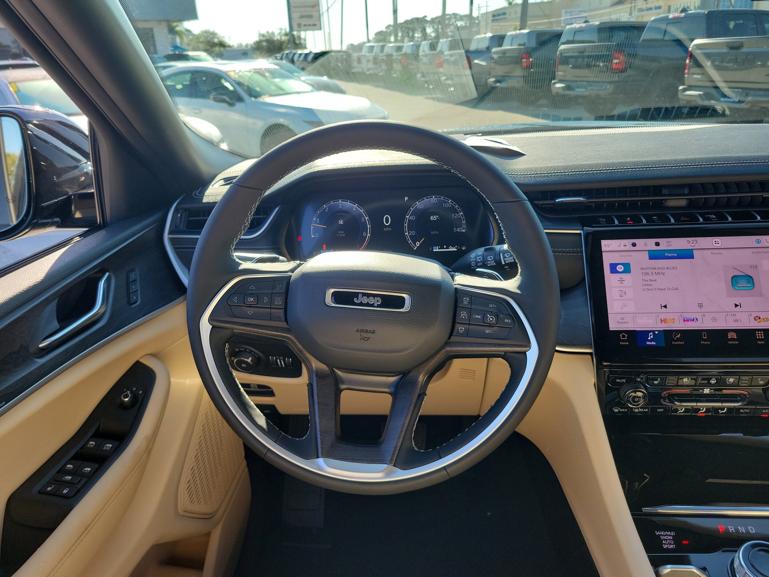 2025 Jeep Grand Cherokee Limited photo 4