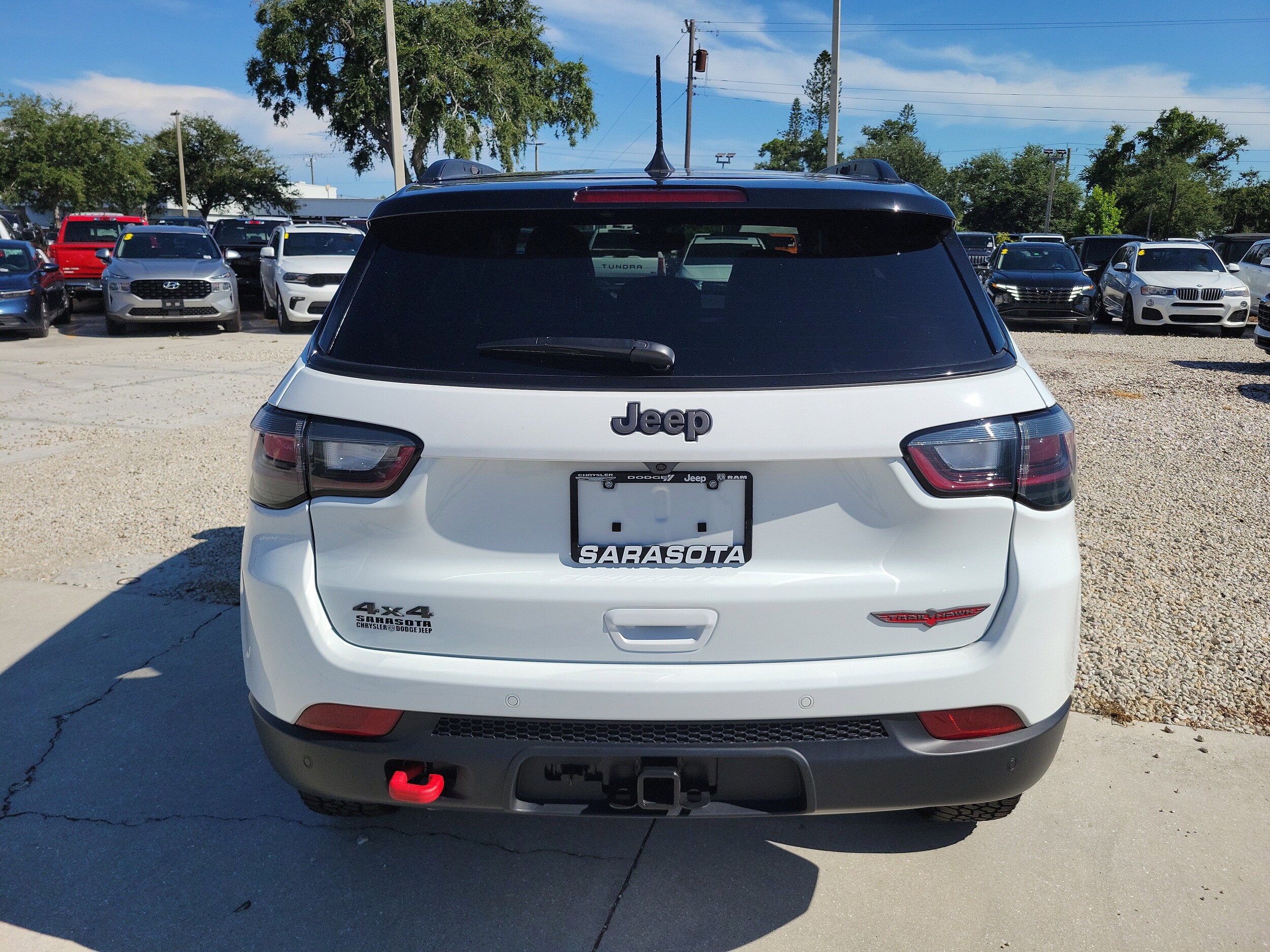 2025 Jeep Compass Trailhawk photo 3