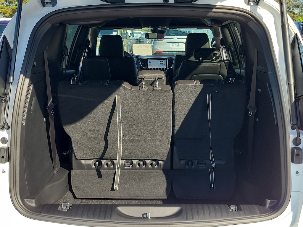 New 2026 Chrysler Pacifica Select Select FWD