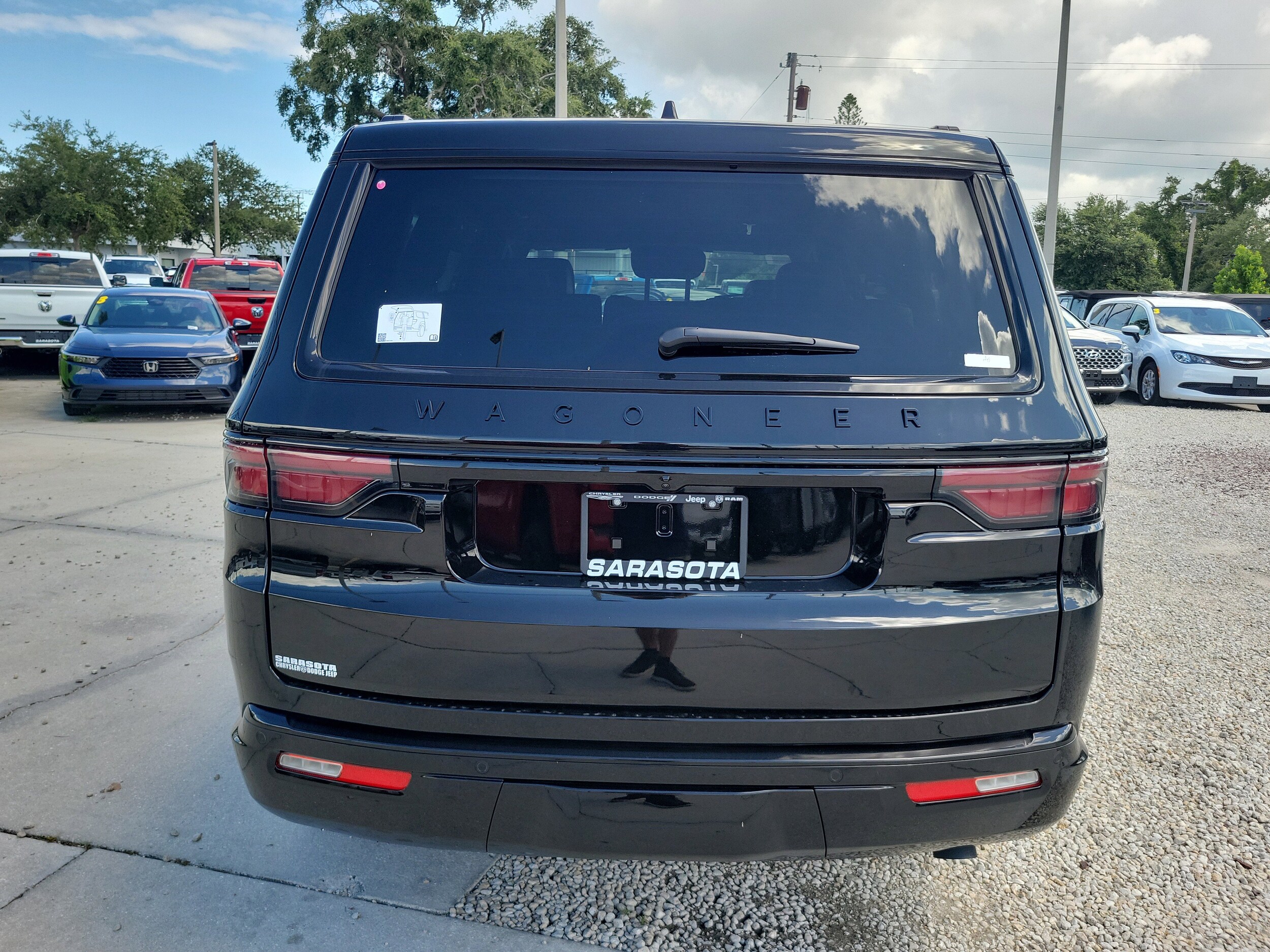 2025 Jeep Wagoneer Series II Carbide photo 3