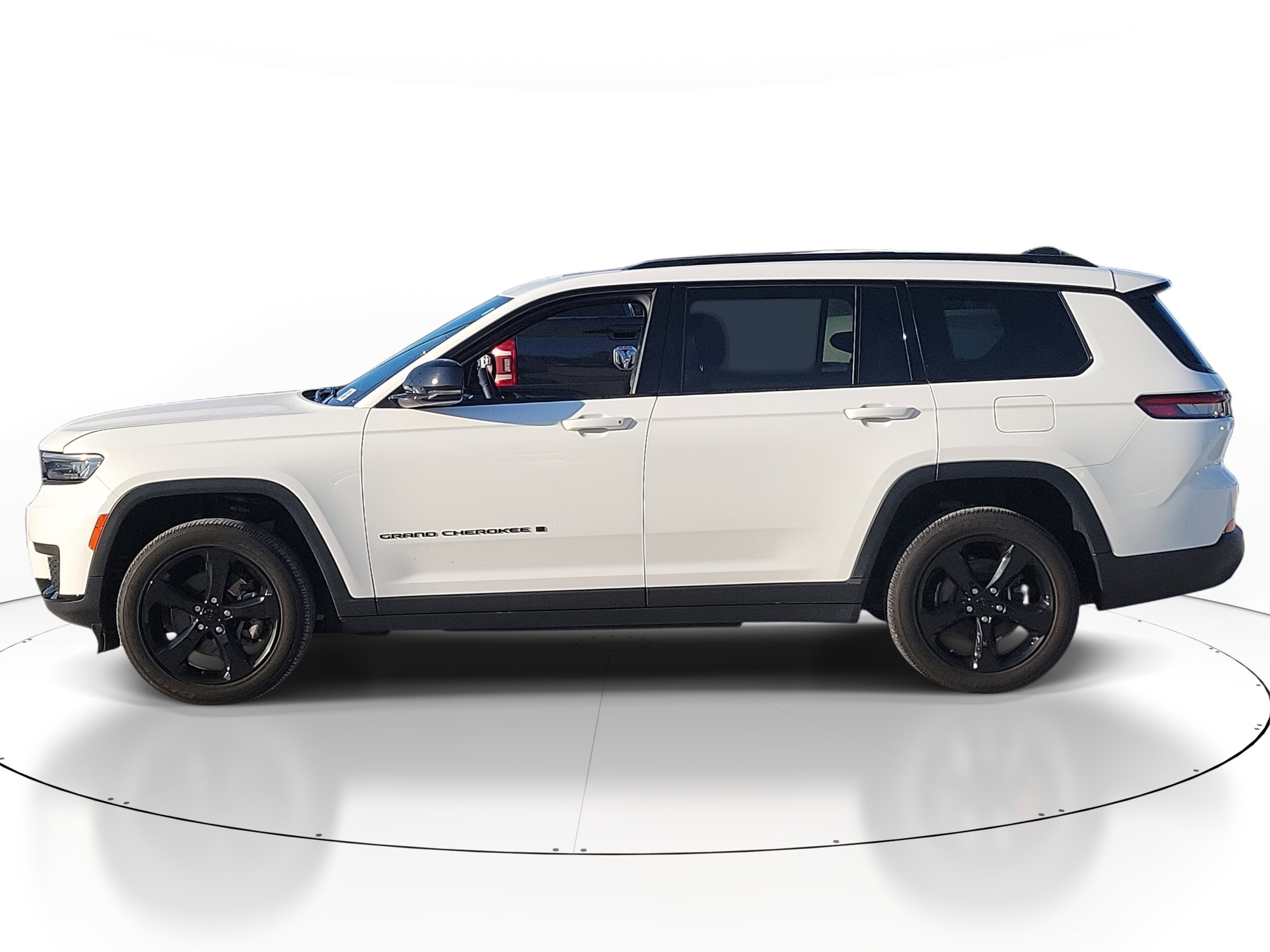 2021 Jeep Grand Cherokee Altitude photo 2
