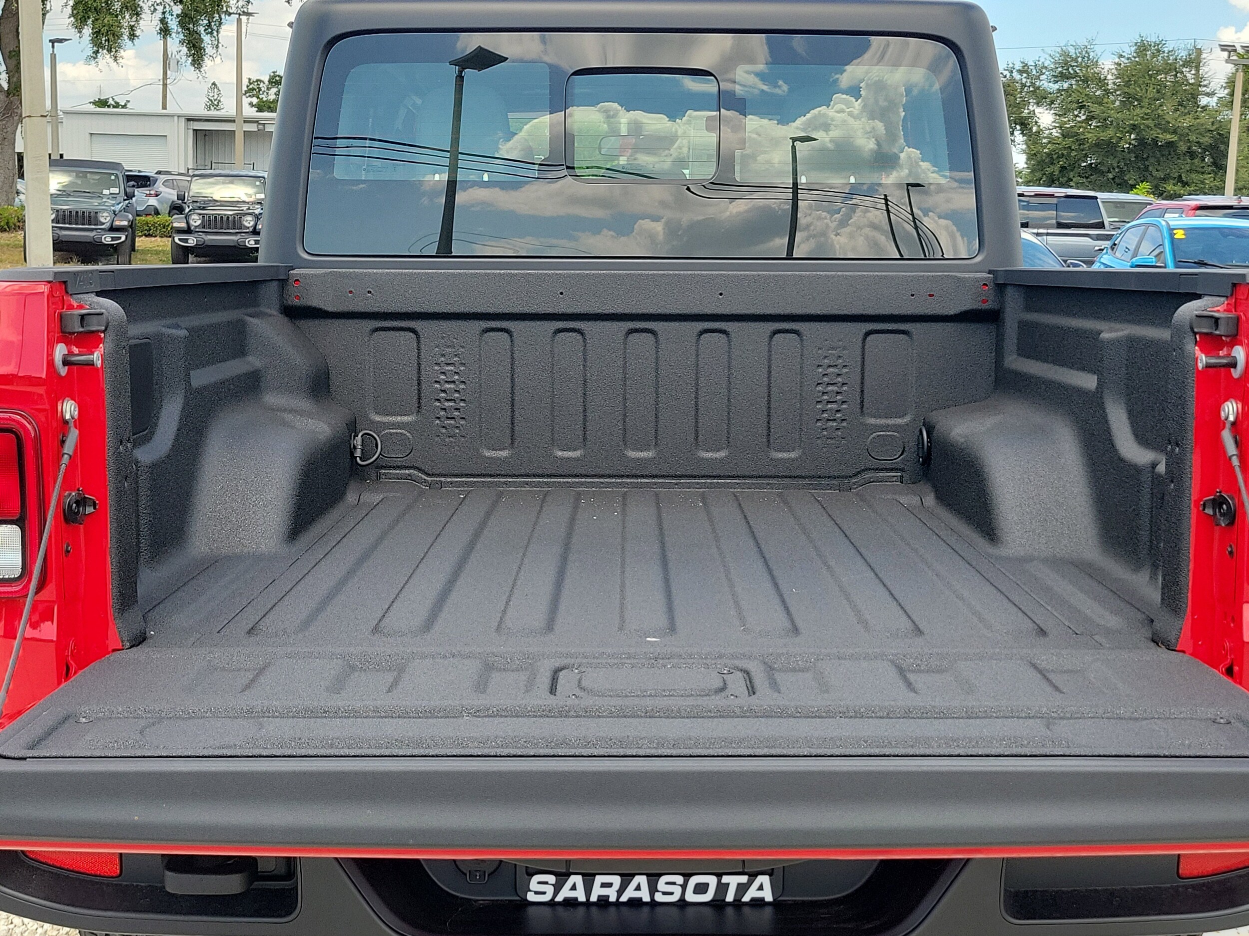 2025 Jeep Gladiator Sport photo 4