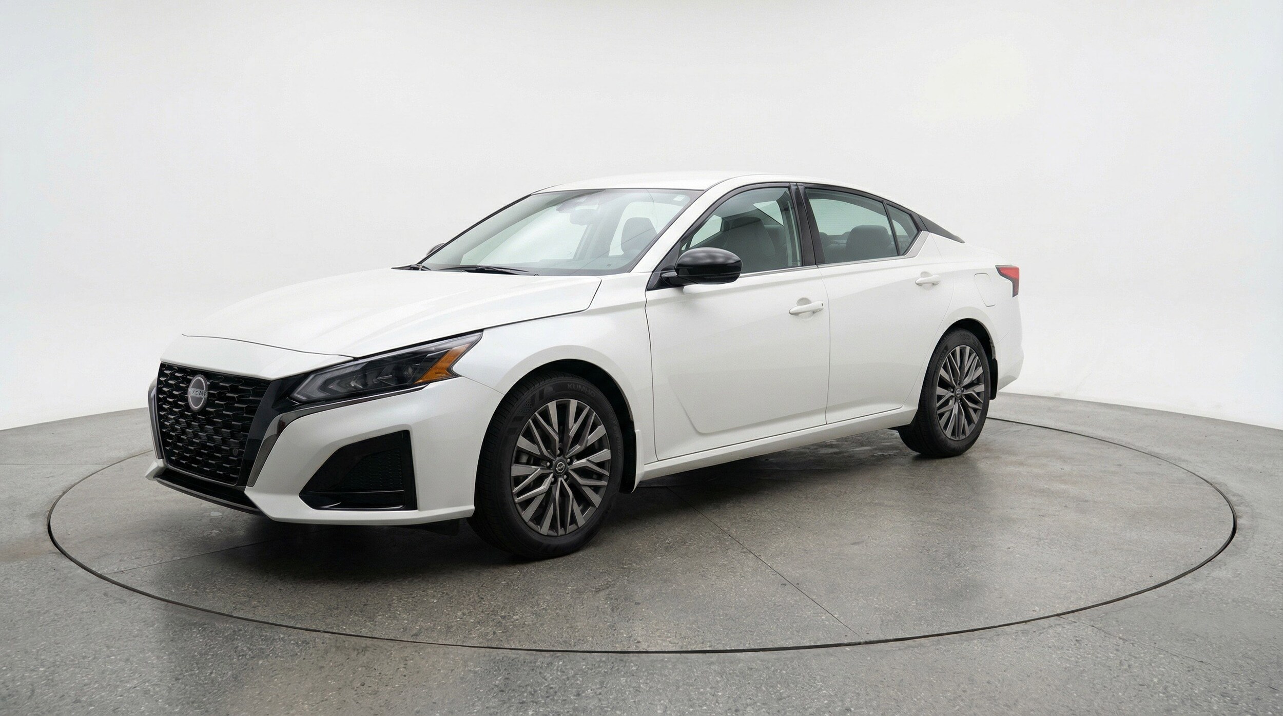Thumbnail: 2025 Nissan Altima - 3