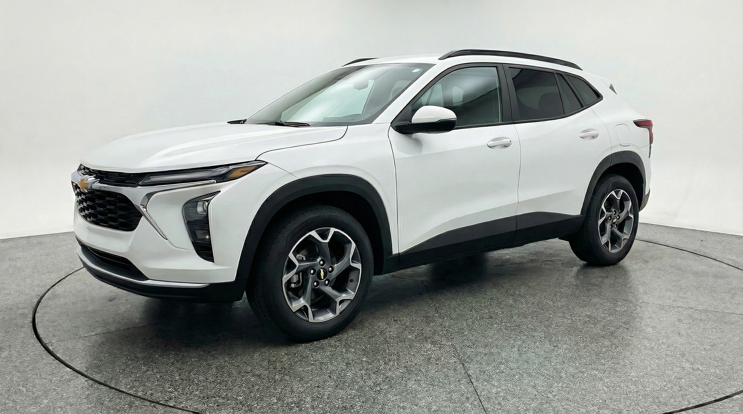 Thumbnail: 2025 Chevrolet Trax - 3