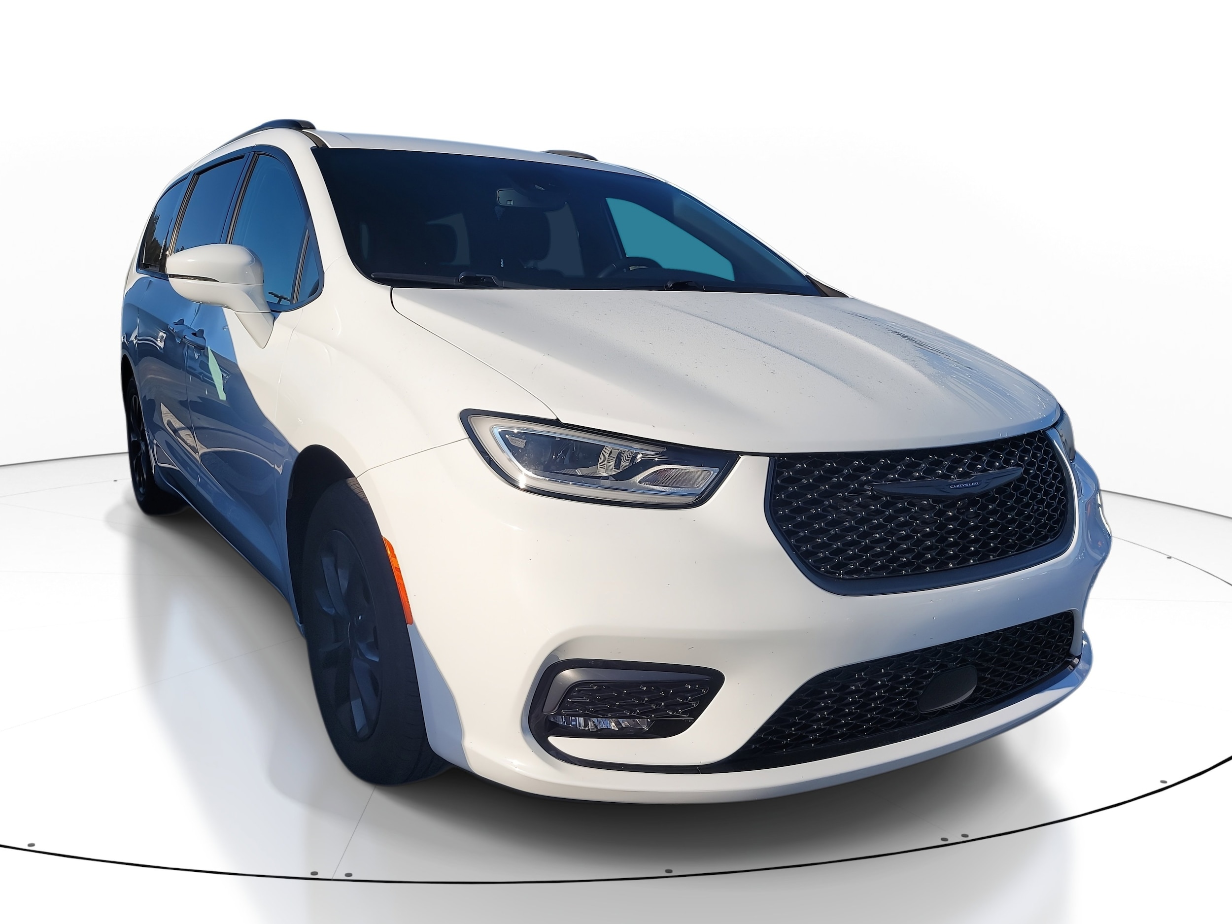 2021 Chrysler Pacifica Touring's photo