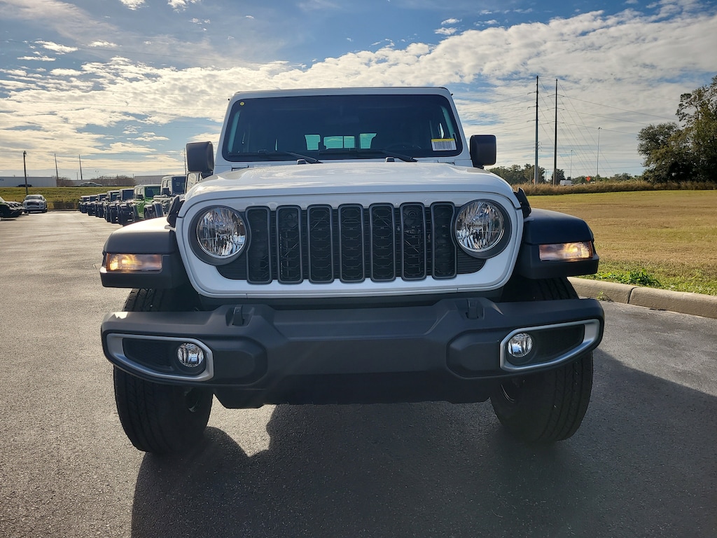 New 2026 Jeep Gladiator SPORT 4X4 Pickup