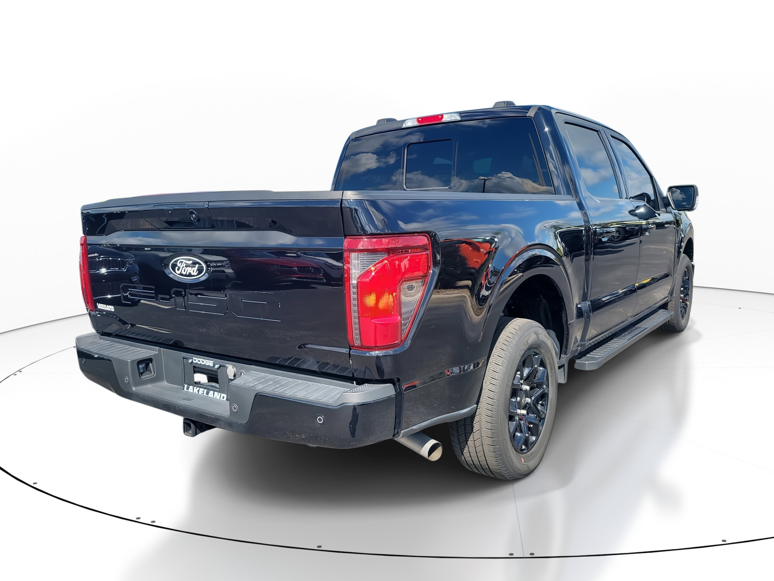2024 Ford F-150 XLT photo 3