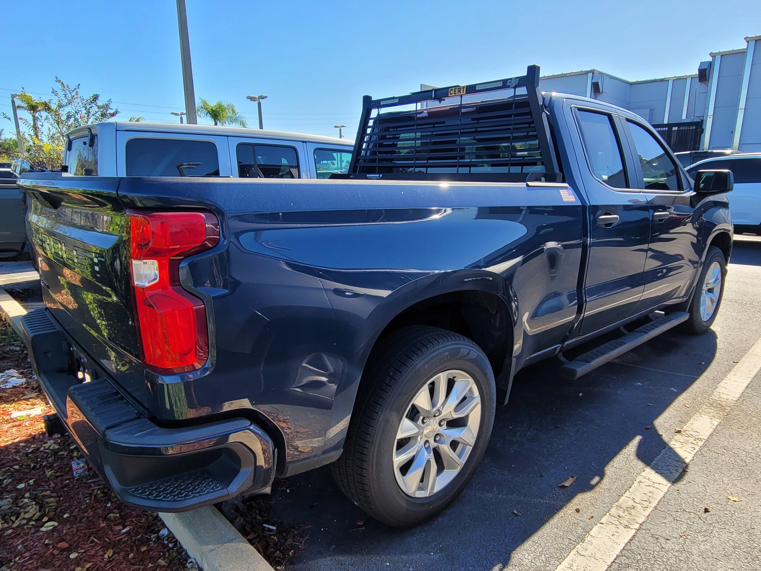 2020 Chevrolet Silverado 1500 Custom photo 3